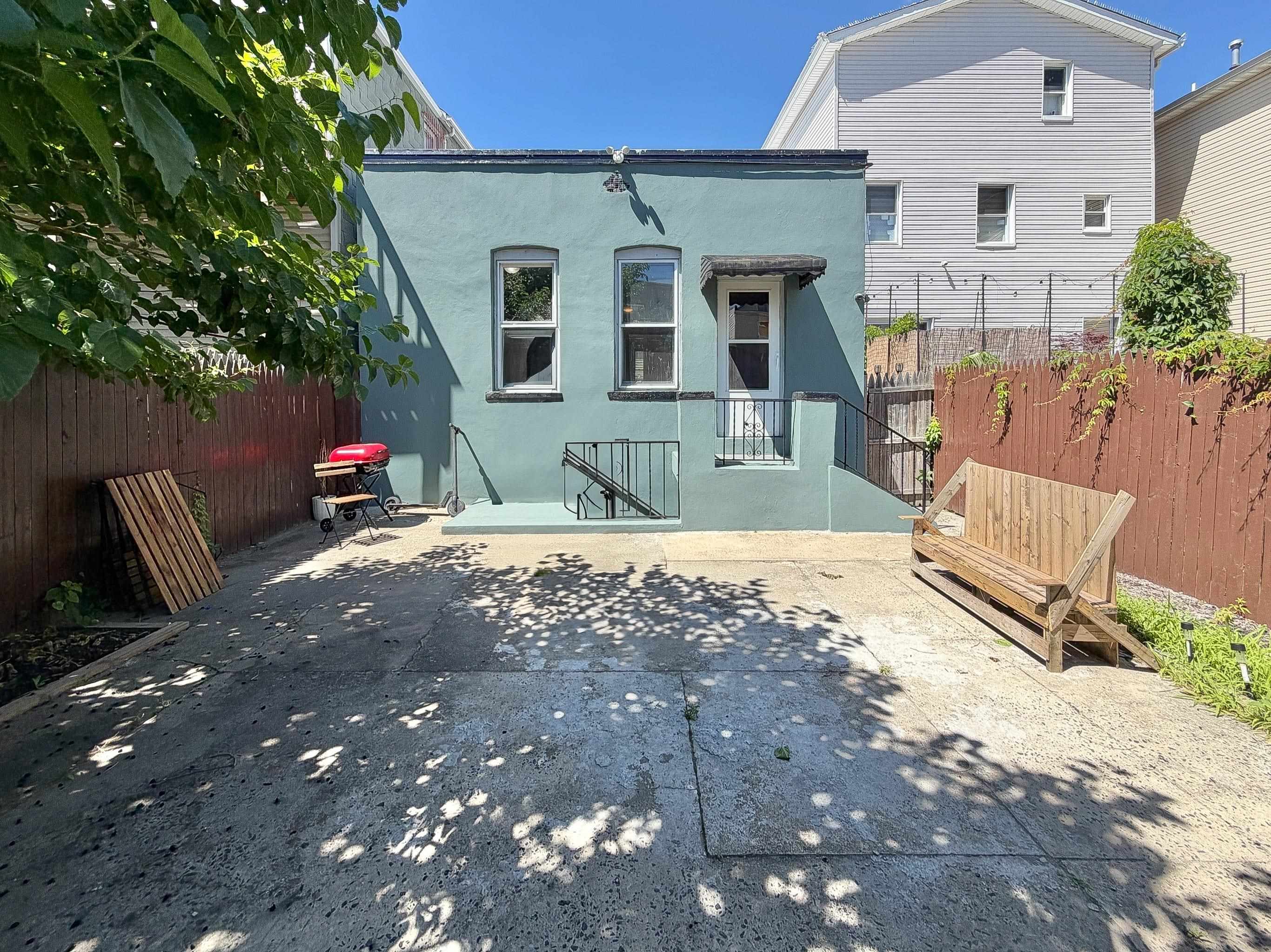42 GREENVILLE AVE Unit: 2