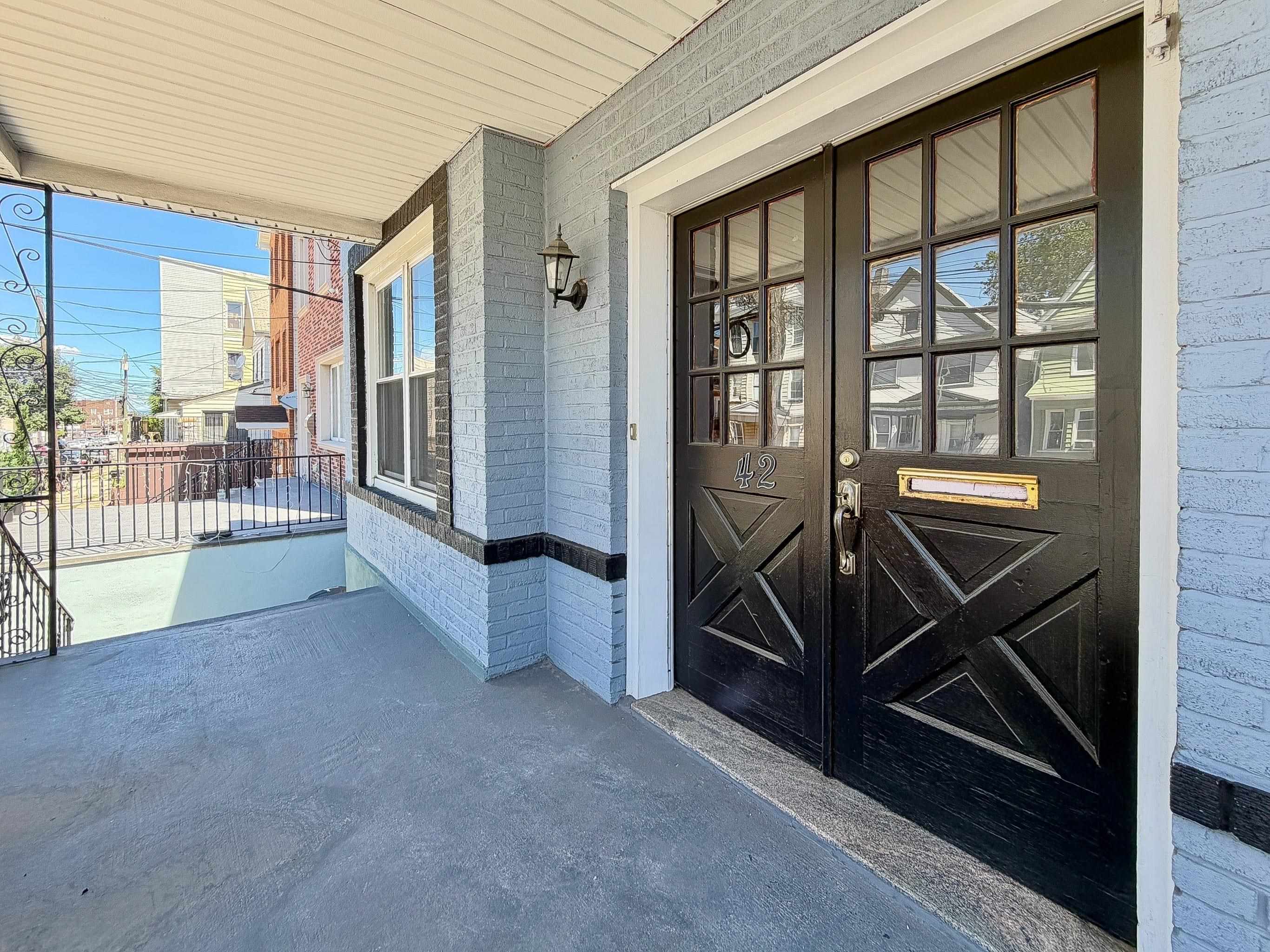 42 GREENVILLE AVE Unit: 2
