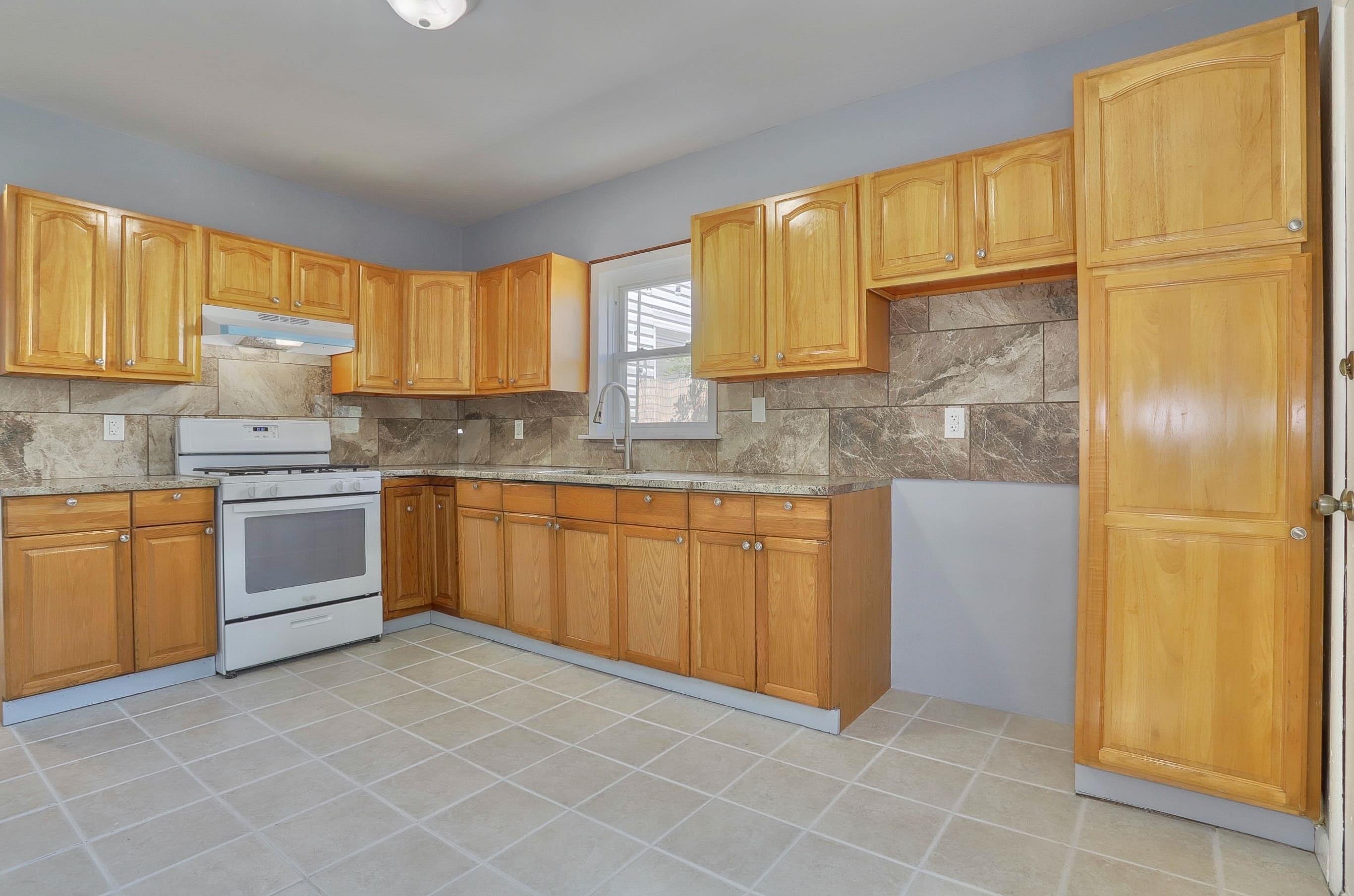 42 GREENVILLE AVE Unit: 2