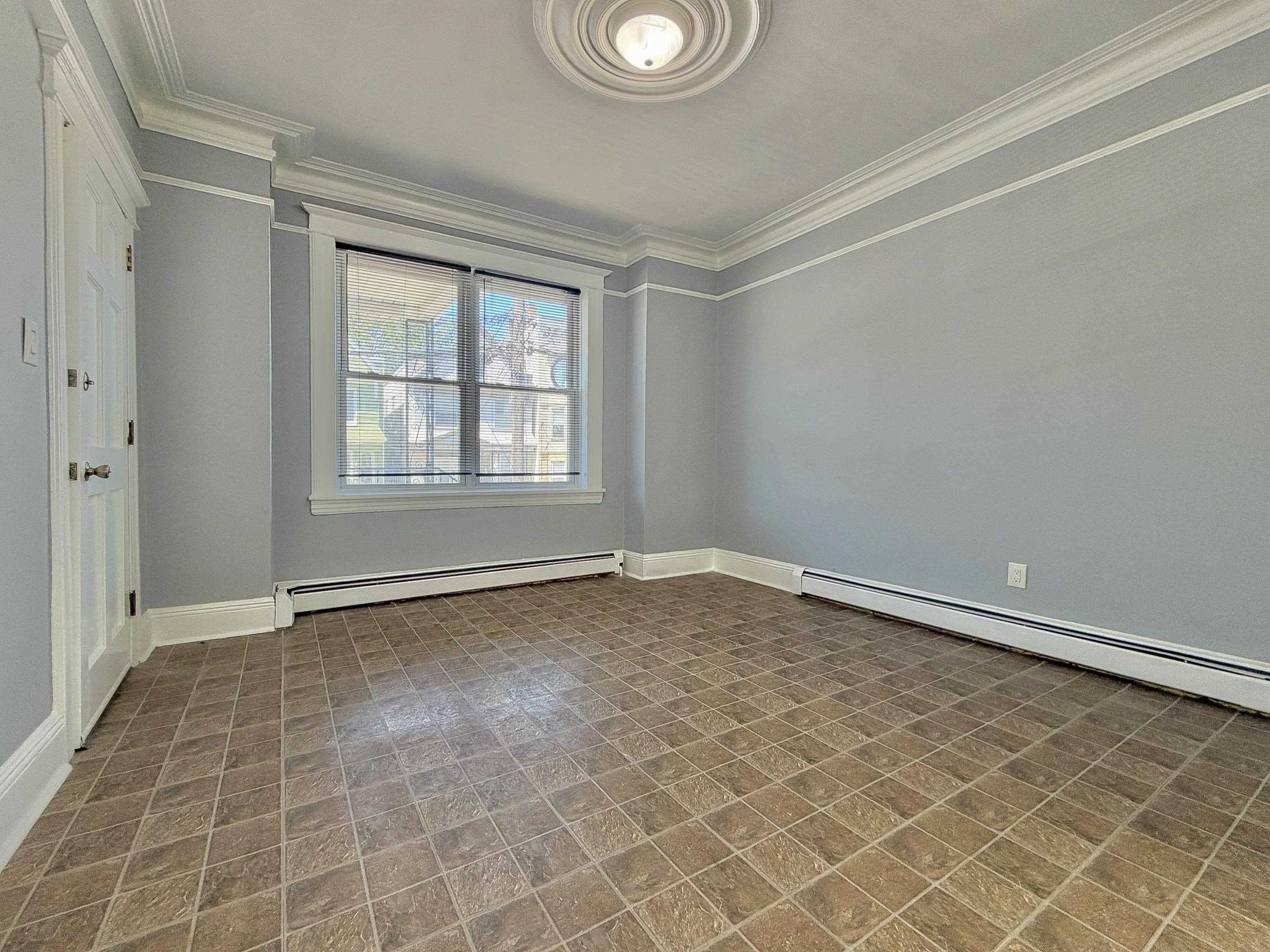 42 GREENVILLE AVE Unit: 2