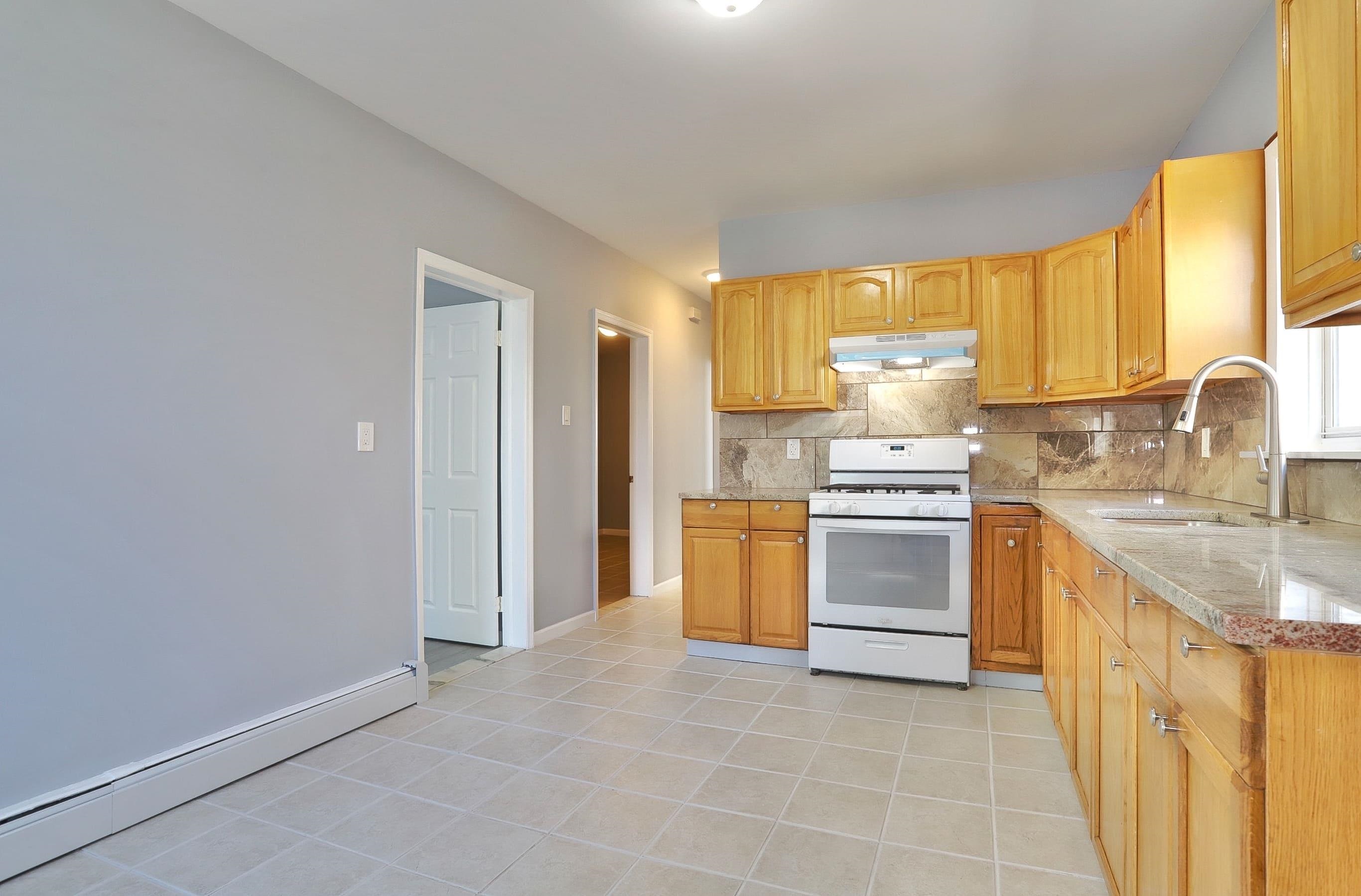 42 GREENVILLE AVE Unit: 2