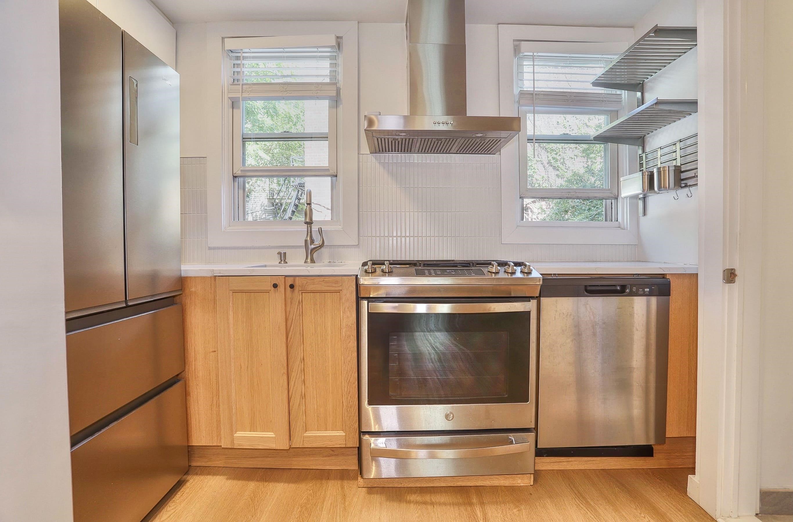 432 2ND ST Unit: 1
