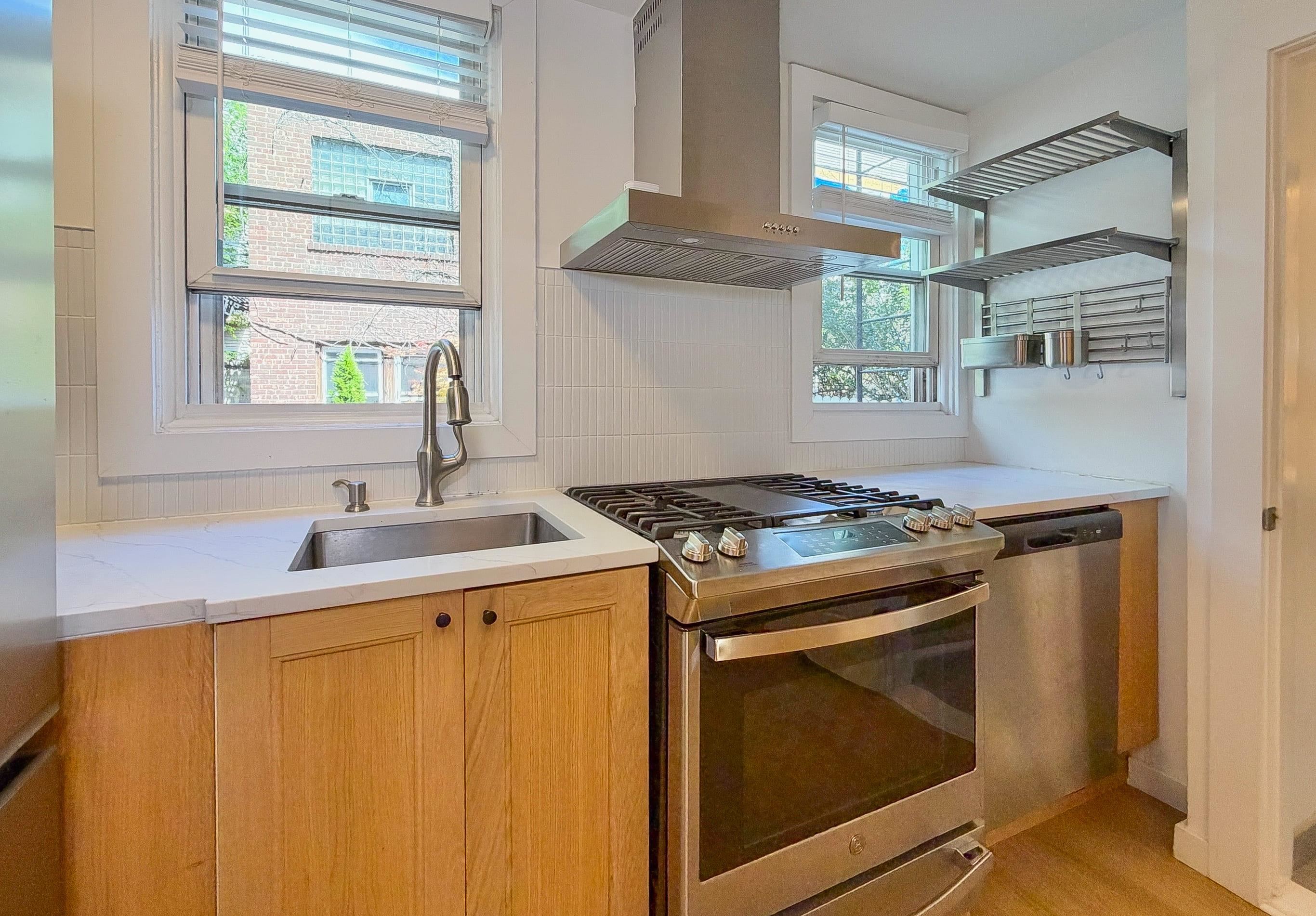432 2ND ST Unit: 1