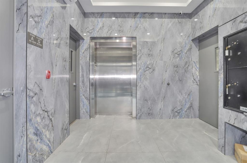 212 70TH ST Unit: 201