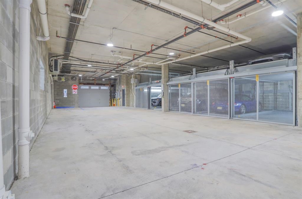 212 70TH ST Unit: 201