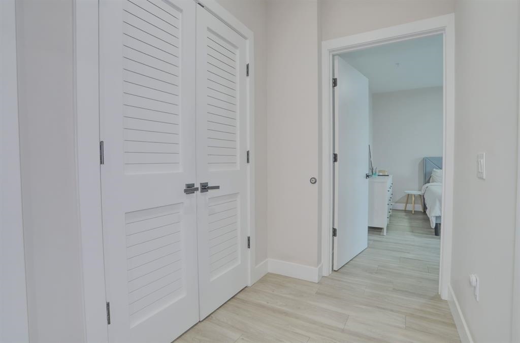 212 70TH ST Unit: 201