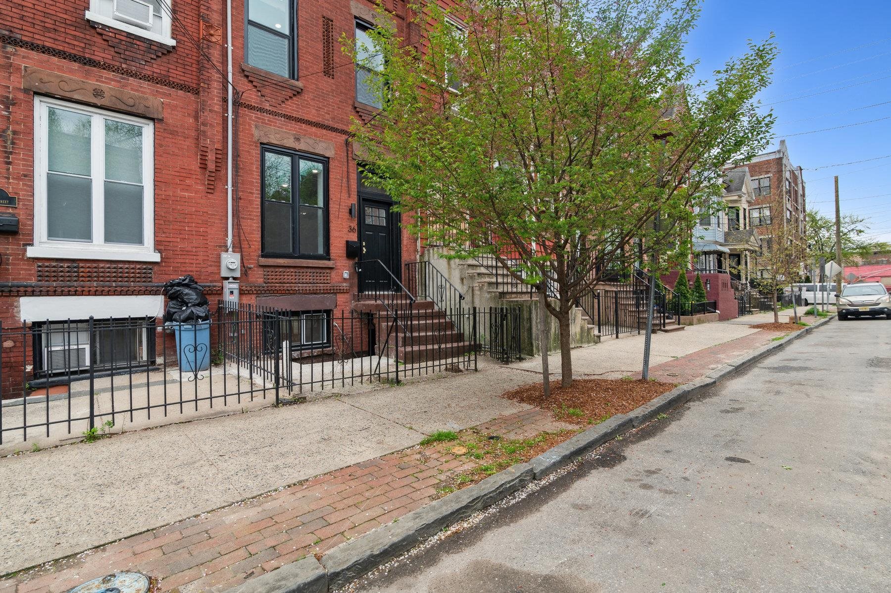 36 PARK ST Unit: 2