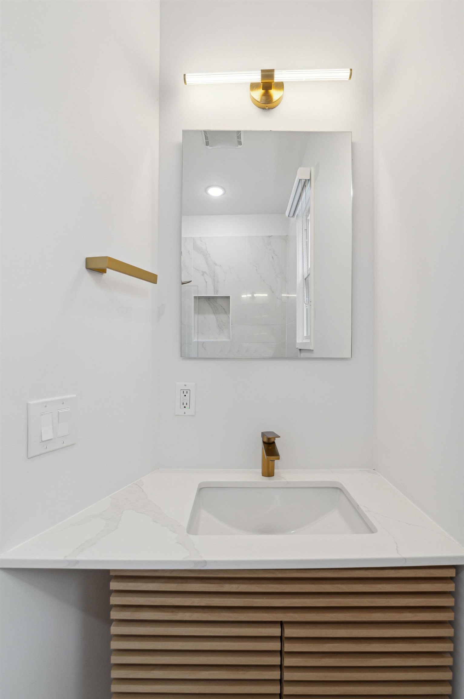 36 PARK ST Unit: 2