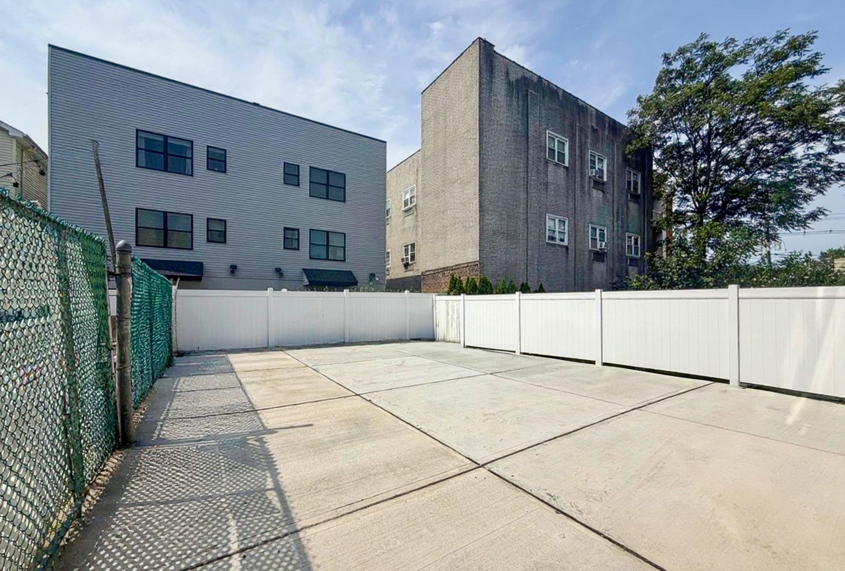 133 NORTH ST Unit: 2