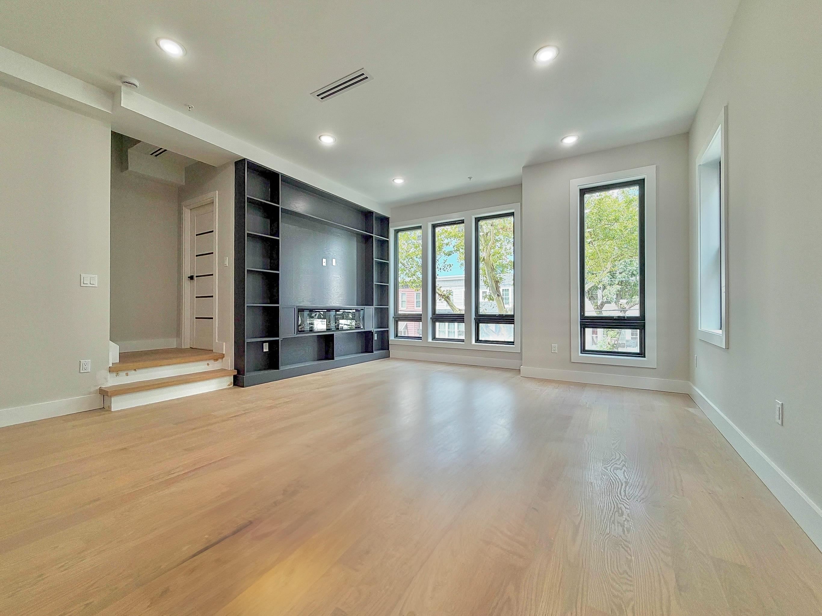 133 NORTH ST Unit: 2