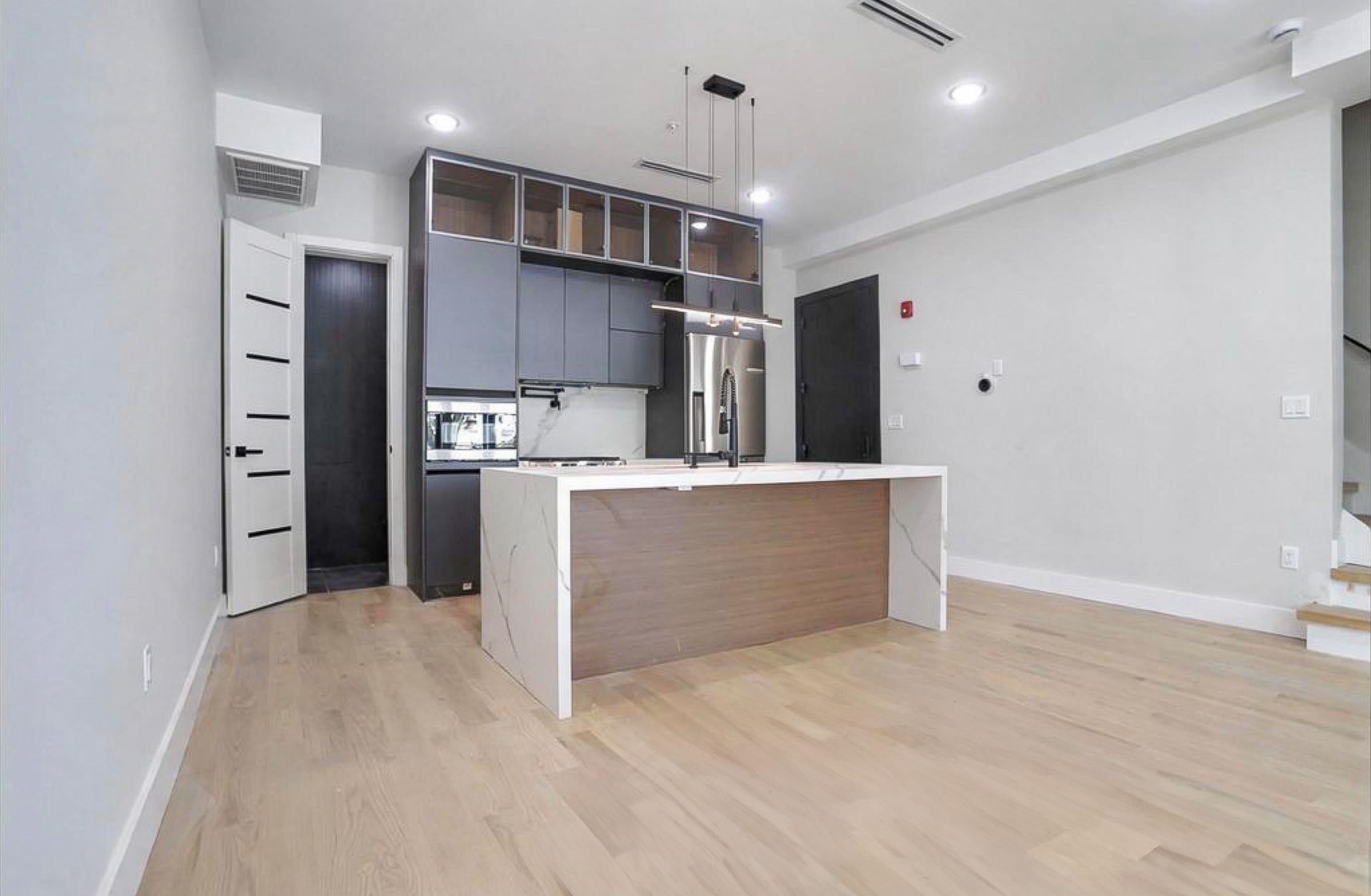 133 NORTH ST Unit: 2