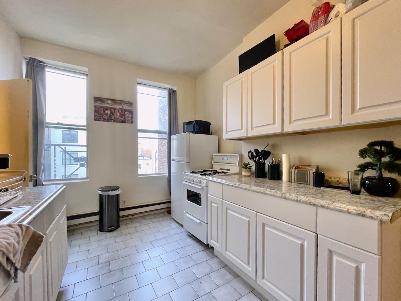 510 ADAMS ST Unit: 4R