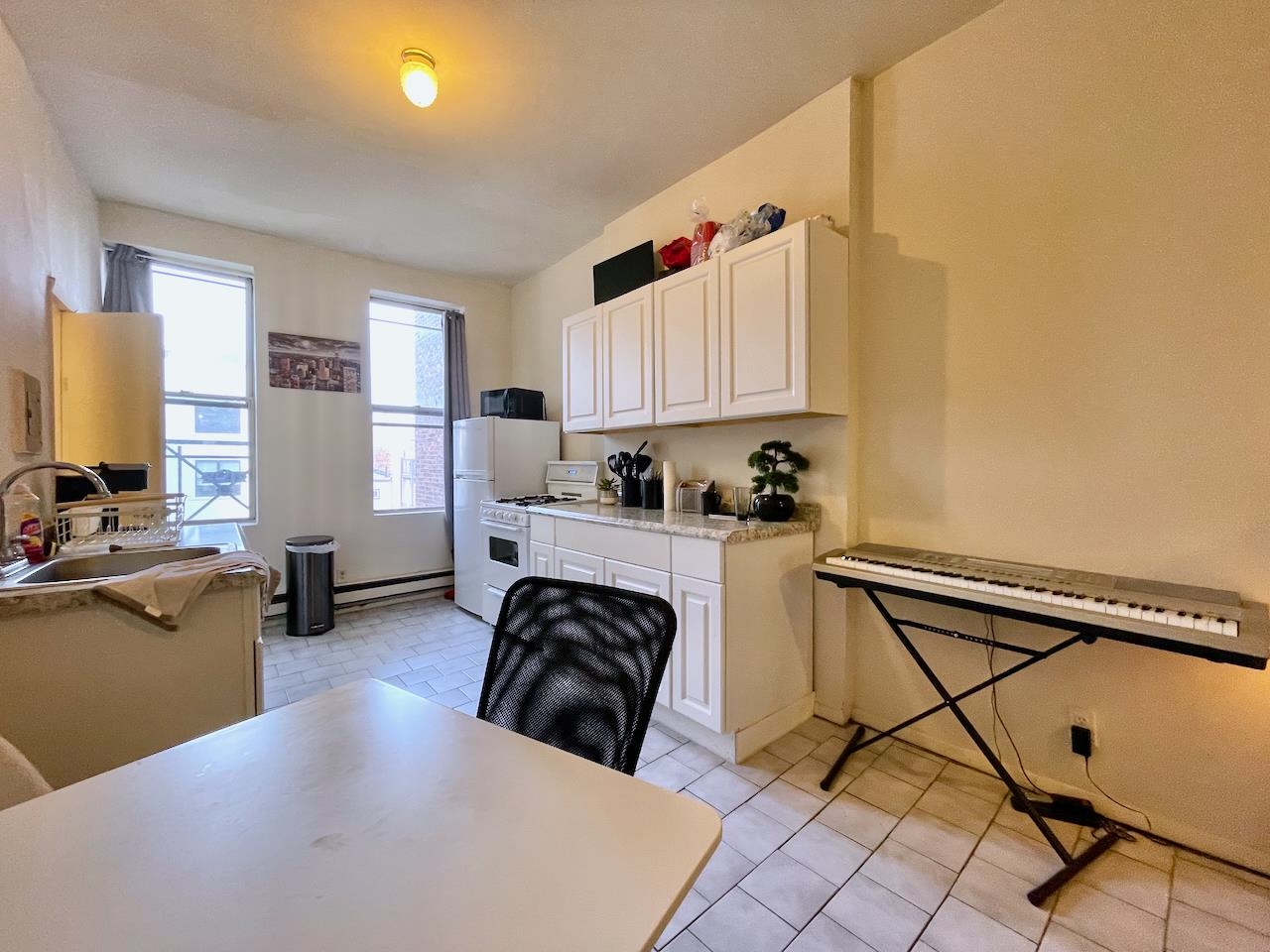 510 ADAMS ST Unit: 4R