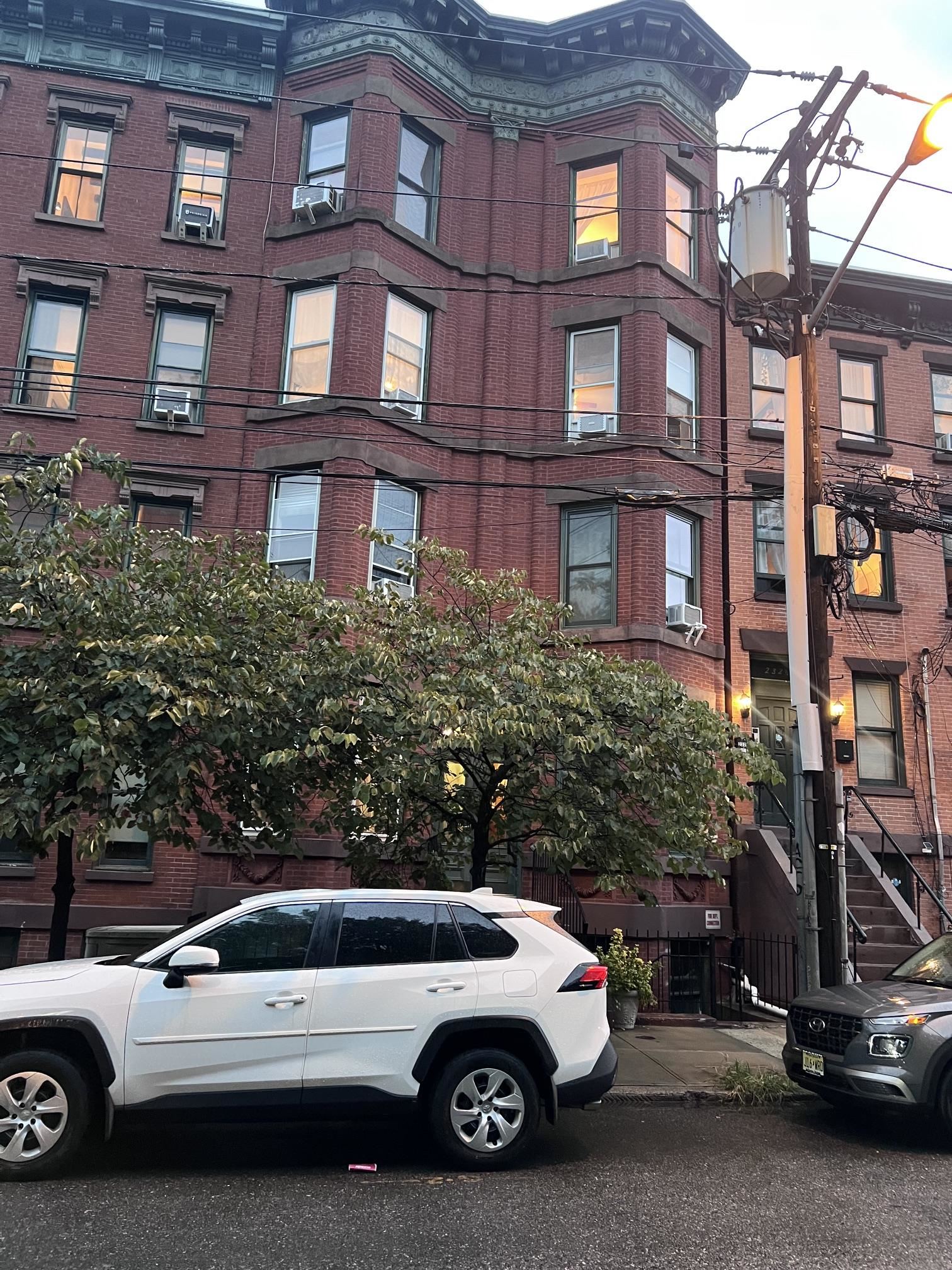 234 6TH ST Unit: 8