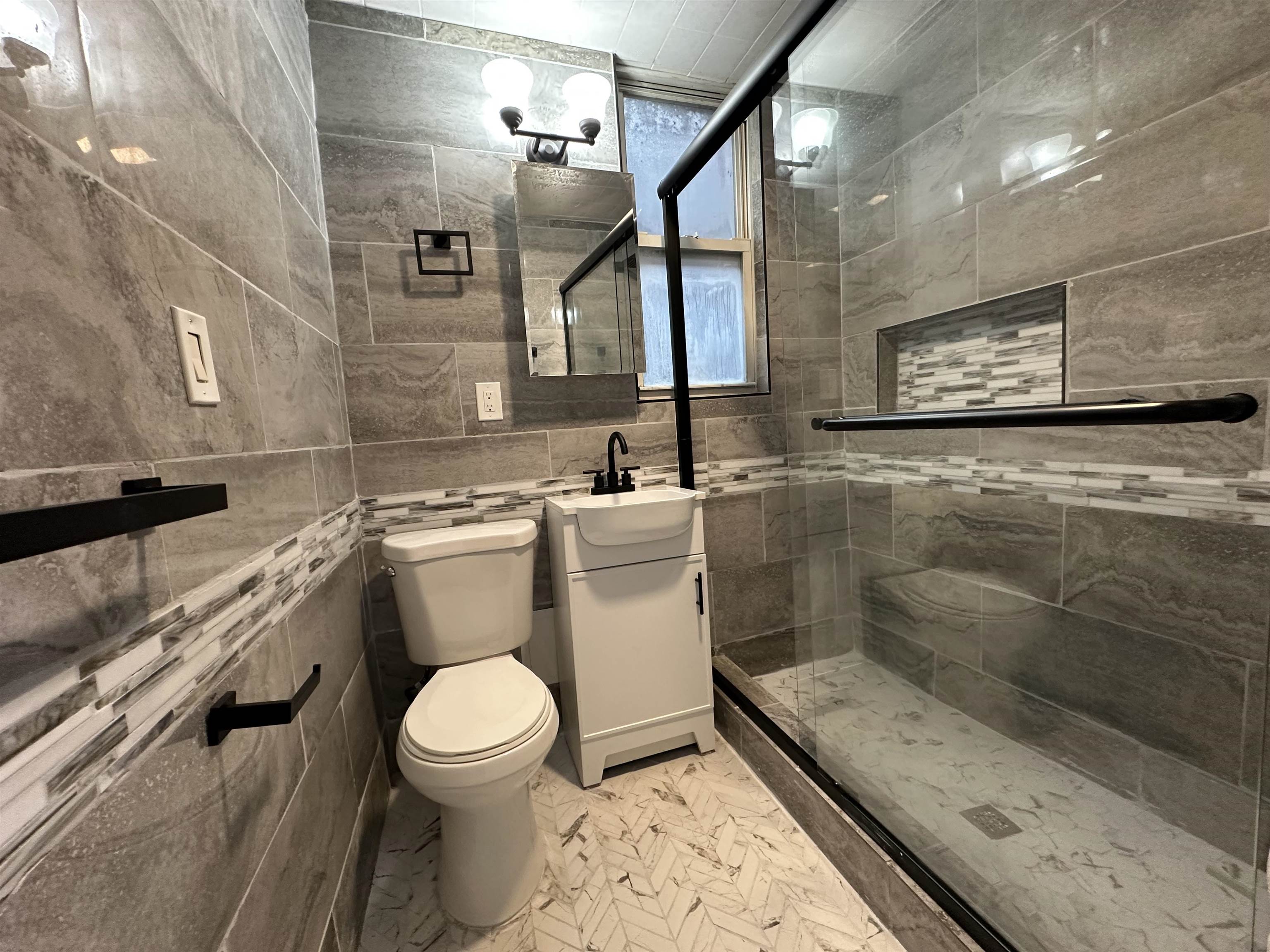 543 WEST SIDE AVE Unit: 3