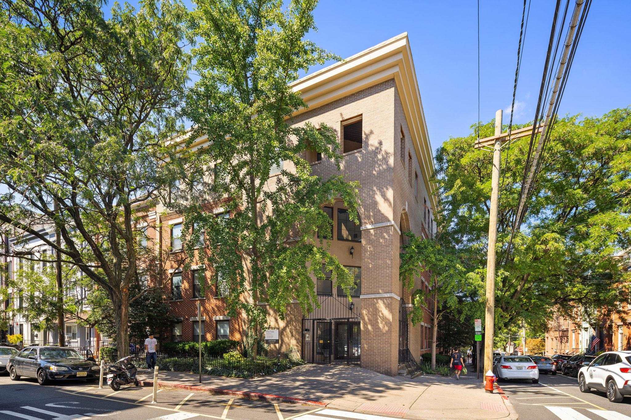 151 2ND ST Unit: 1C