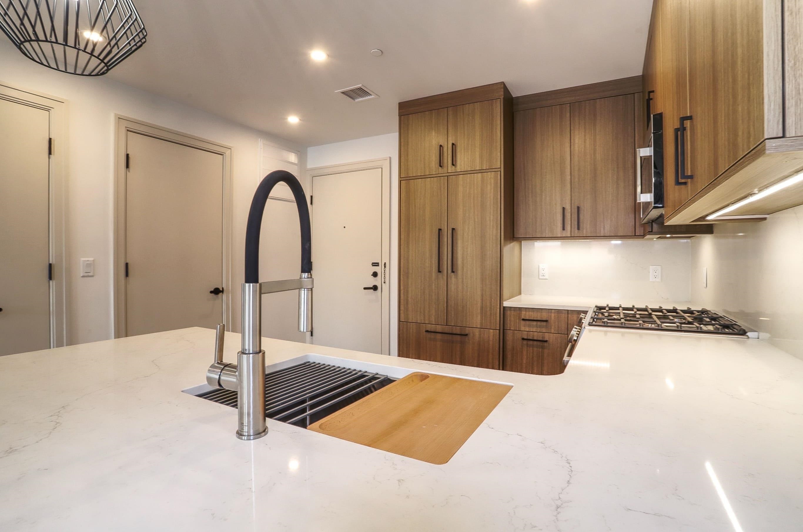 931 MADISON ST Unit: 306
