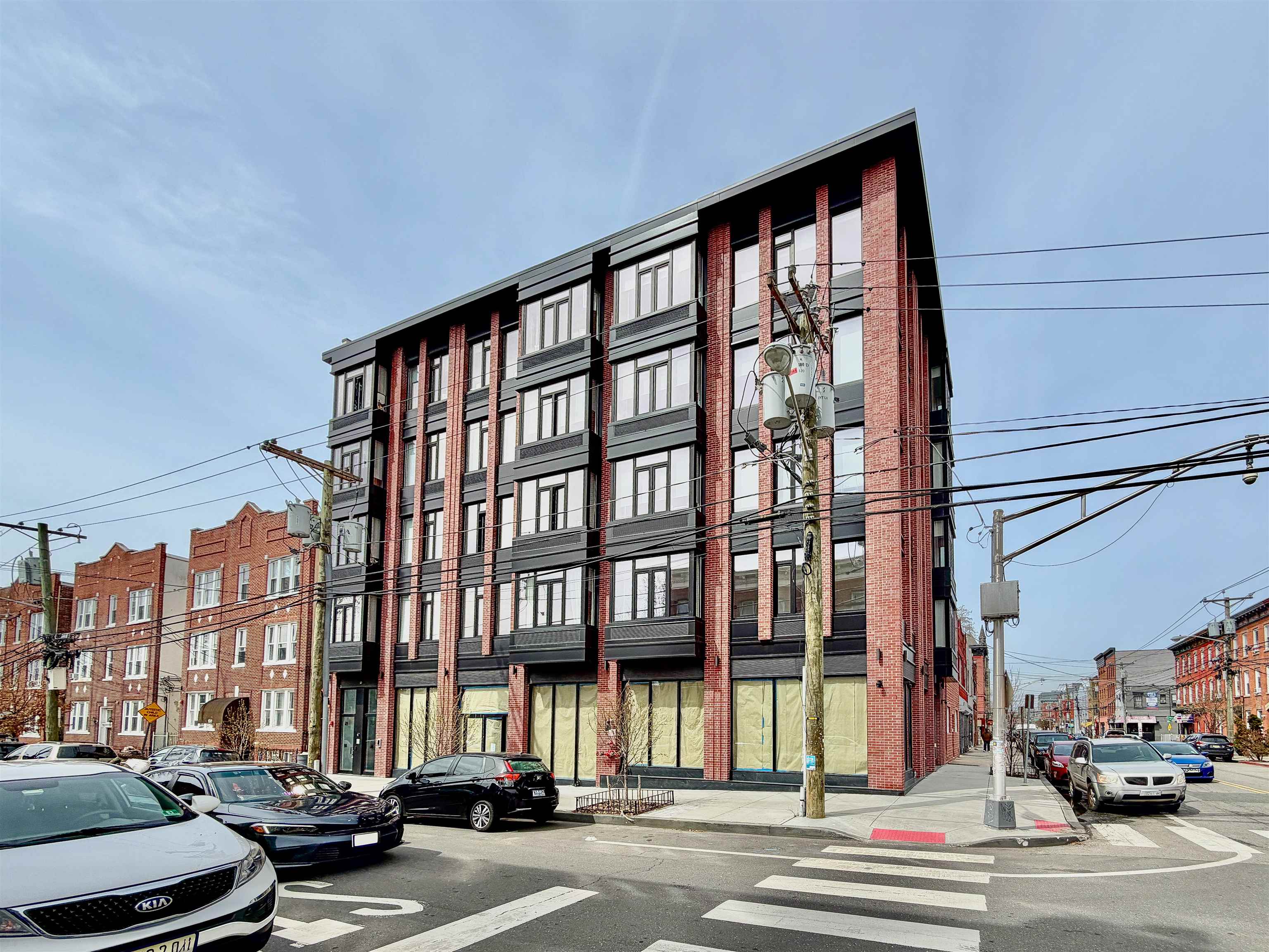 327 COMMUNIPAW AVE Unit: 302