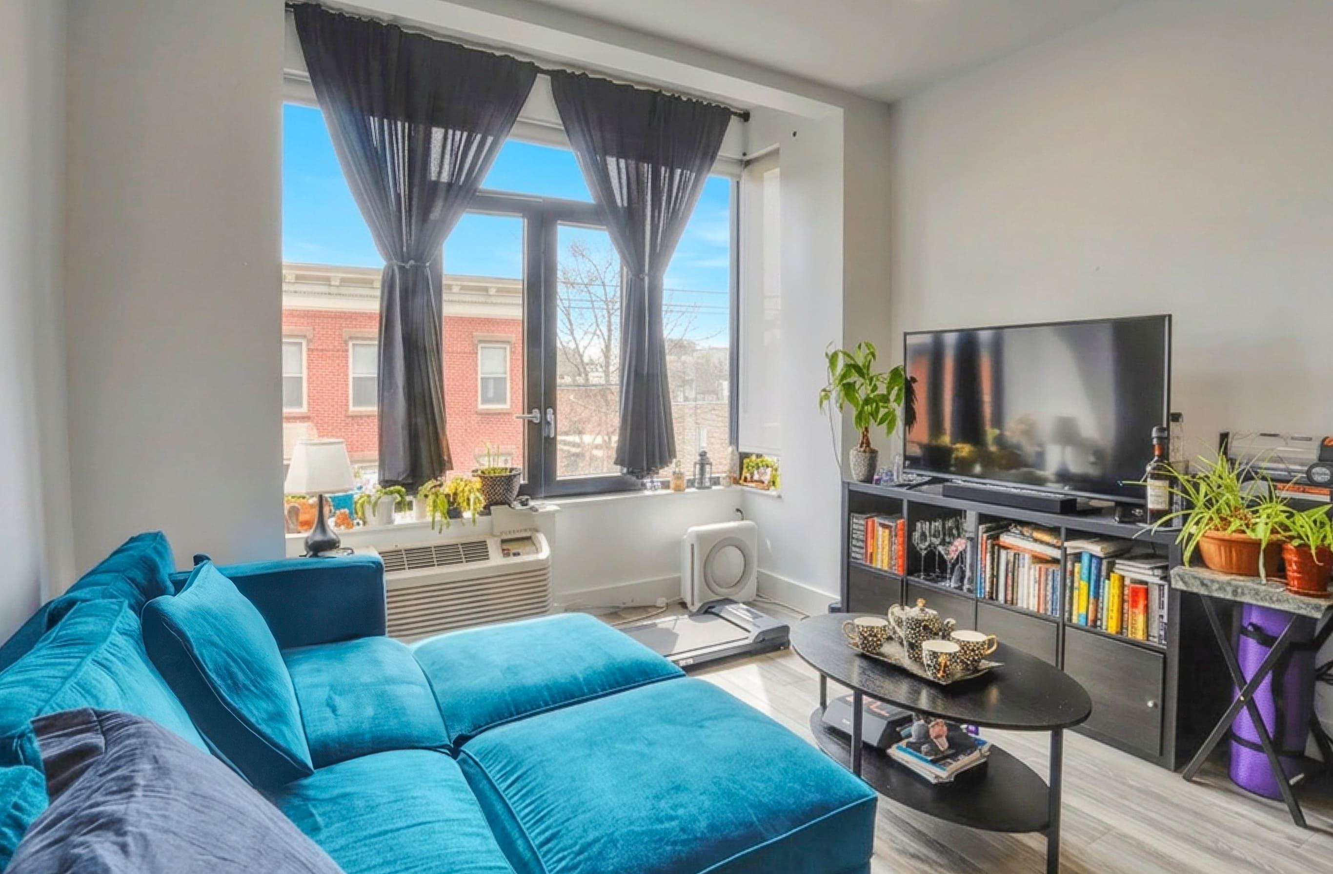 327 COMMUNIPAW AVE Unit: 302