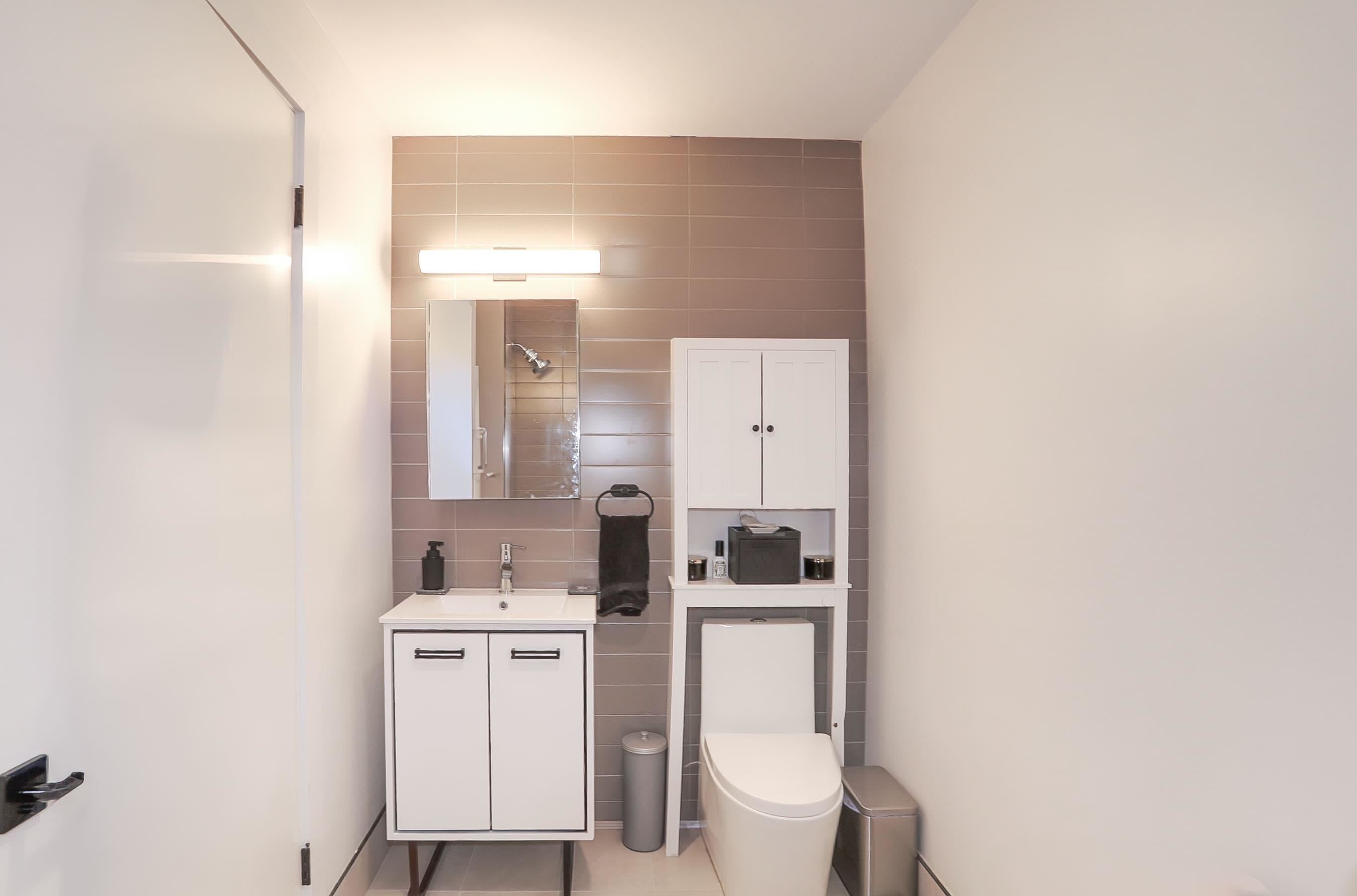 327 COMMUNIPAW AVE Unit: 302