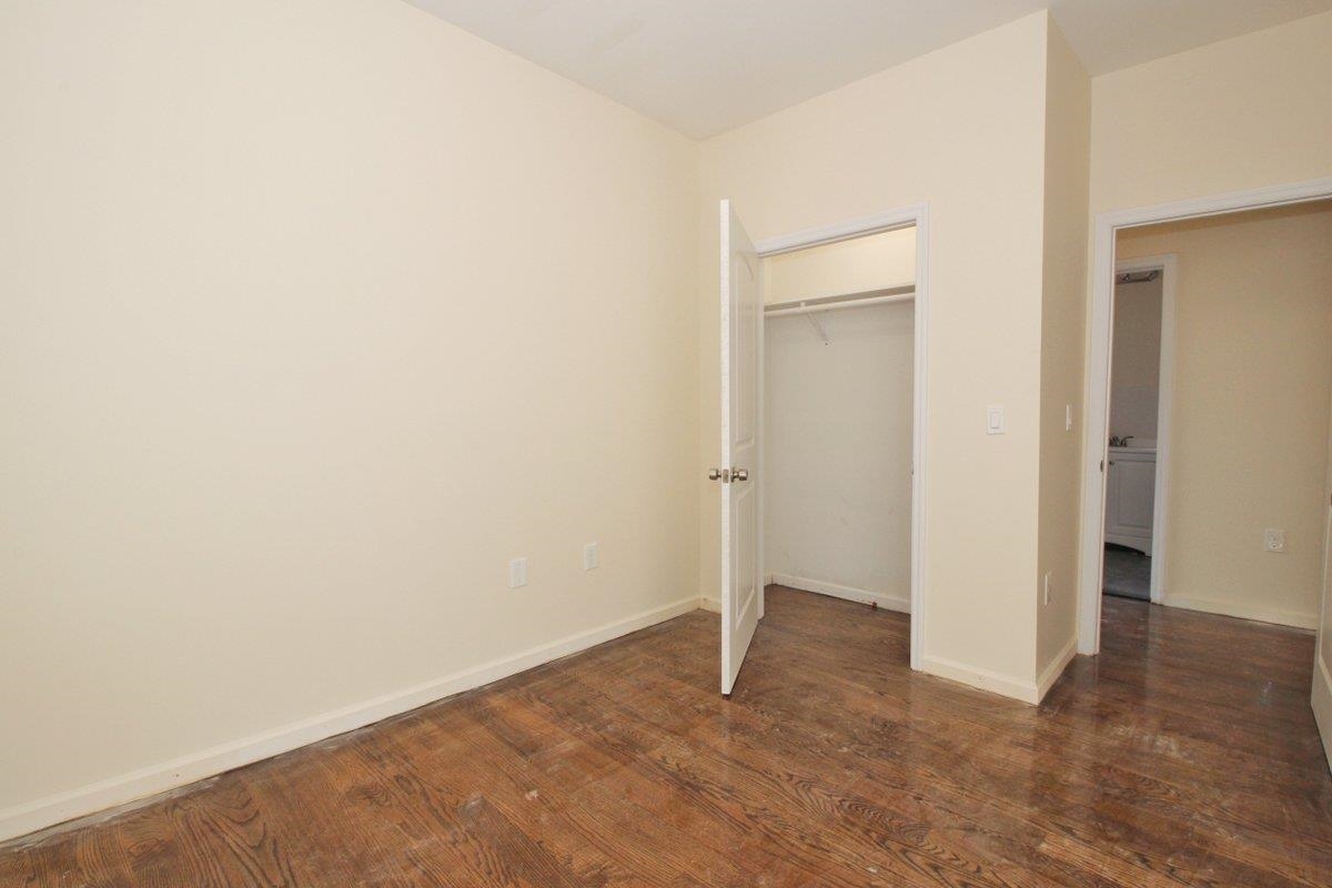 8516 5TH AVE Unit: 2