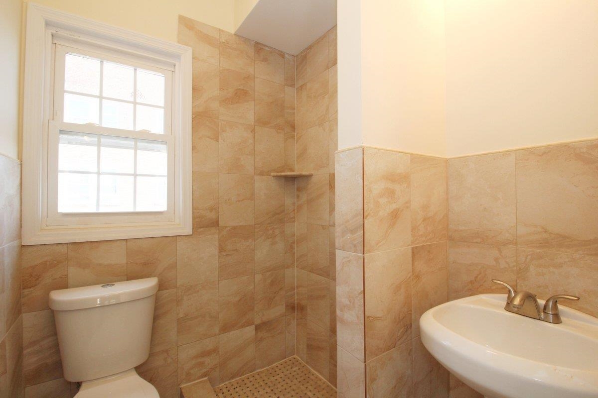 8516 5TH AVE Unit: 2