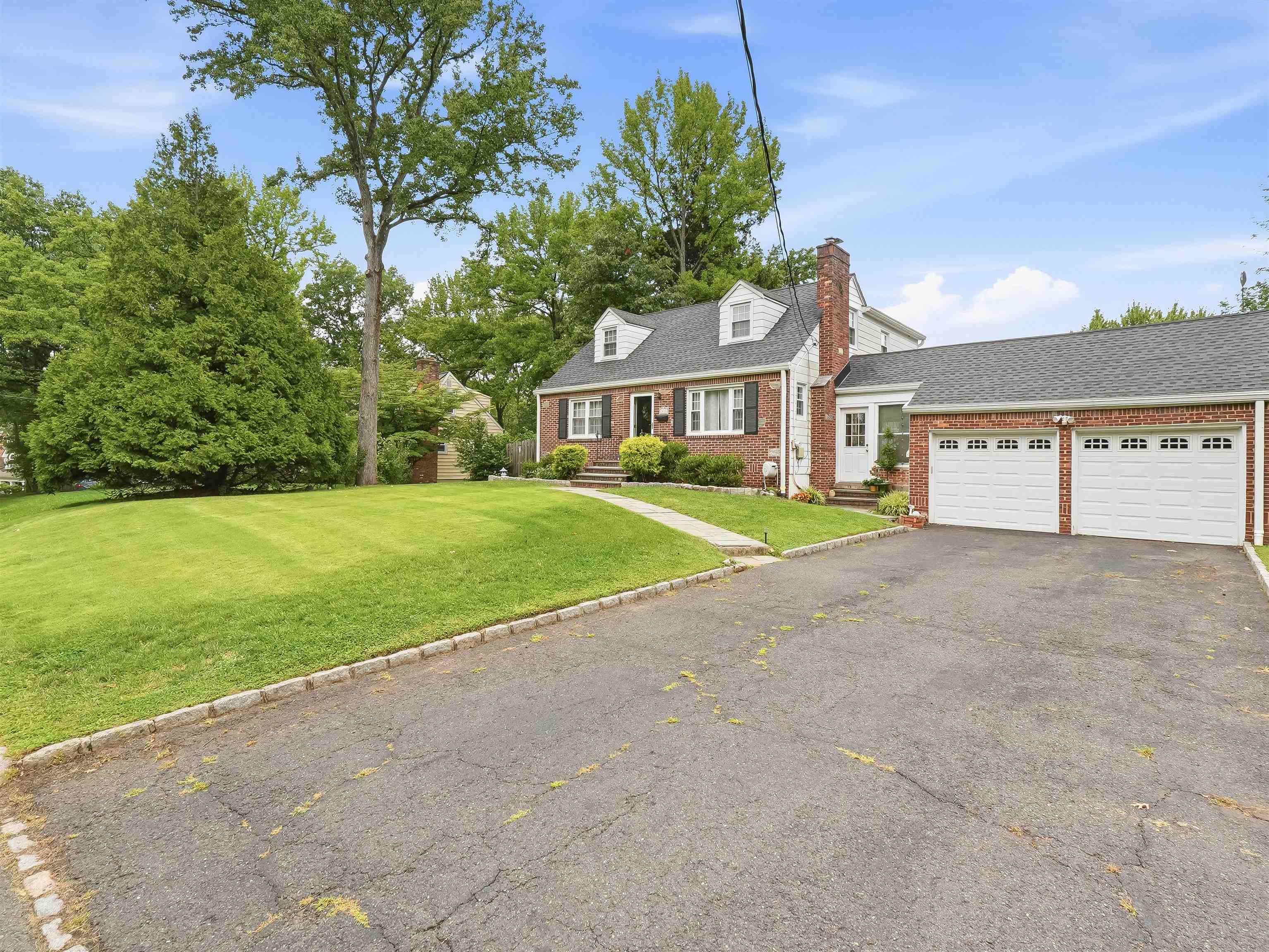 2025 HILL TOP RD