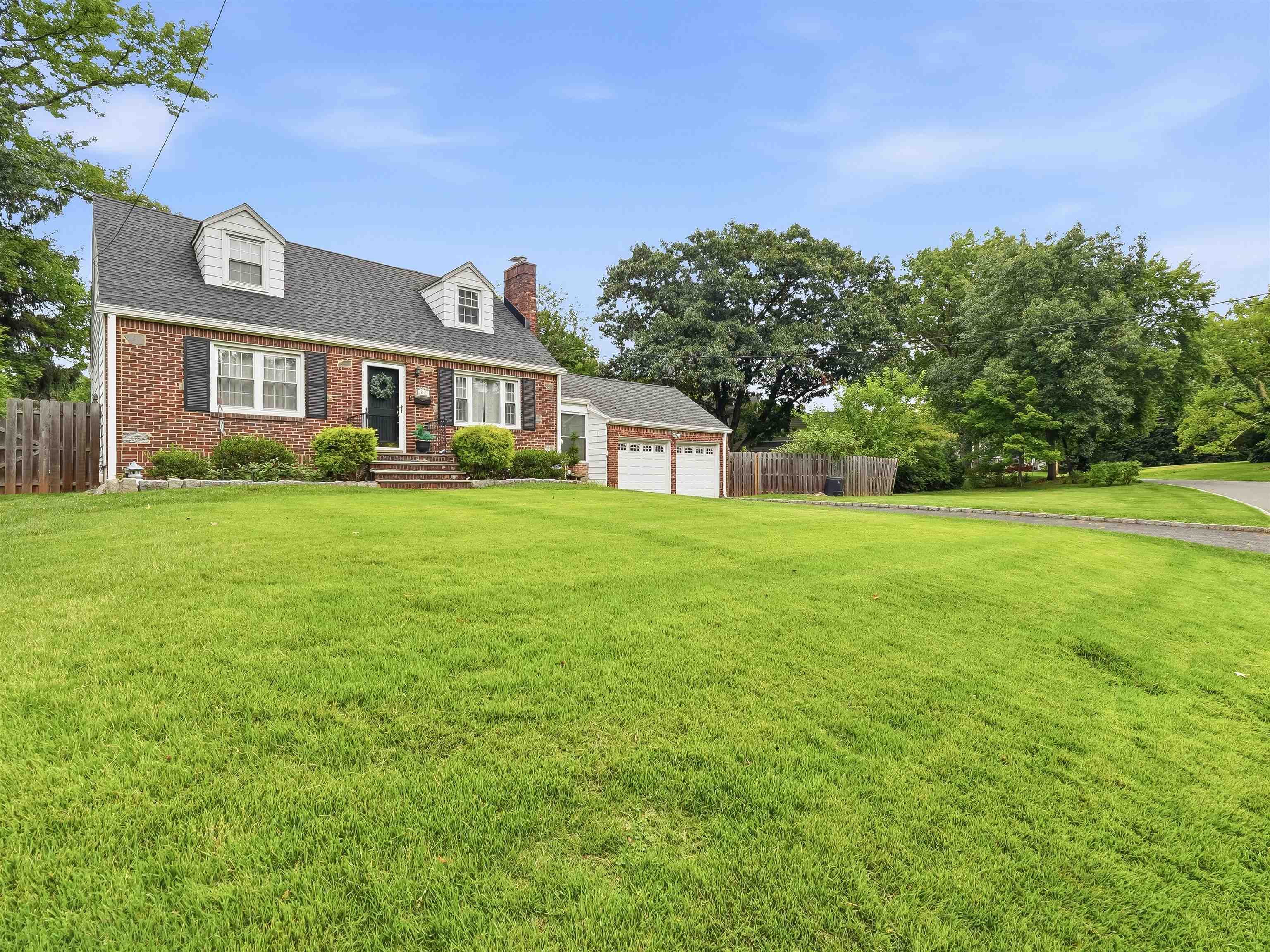 2025 HILL TOP RD