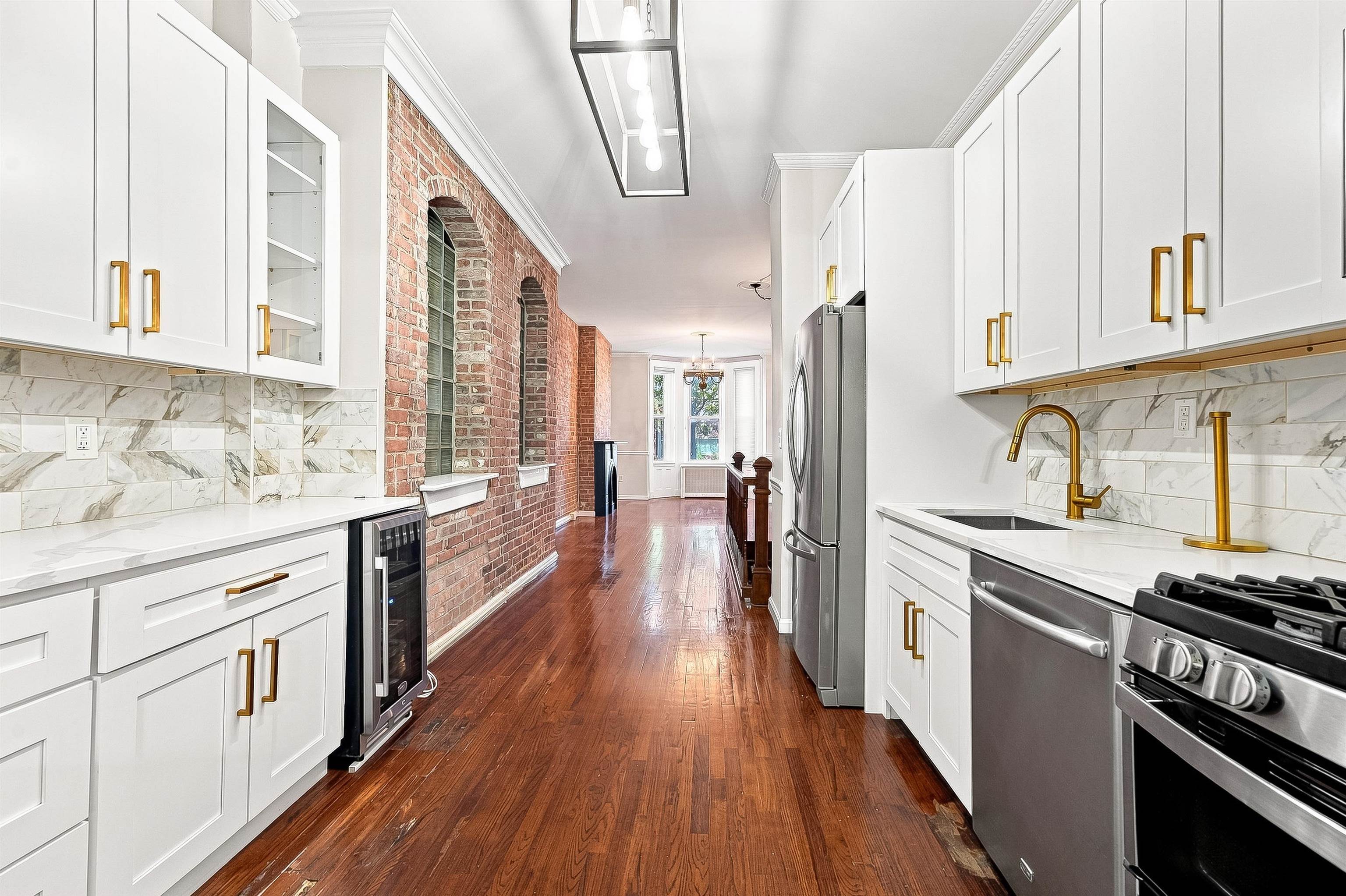 813 WASHINGTON ST Unit: 1R