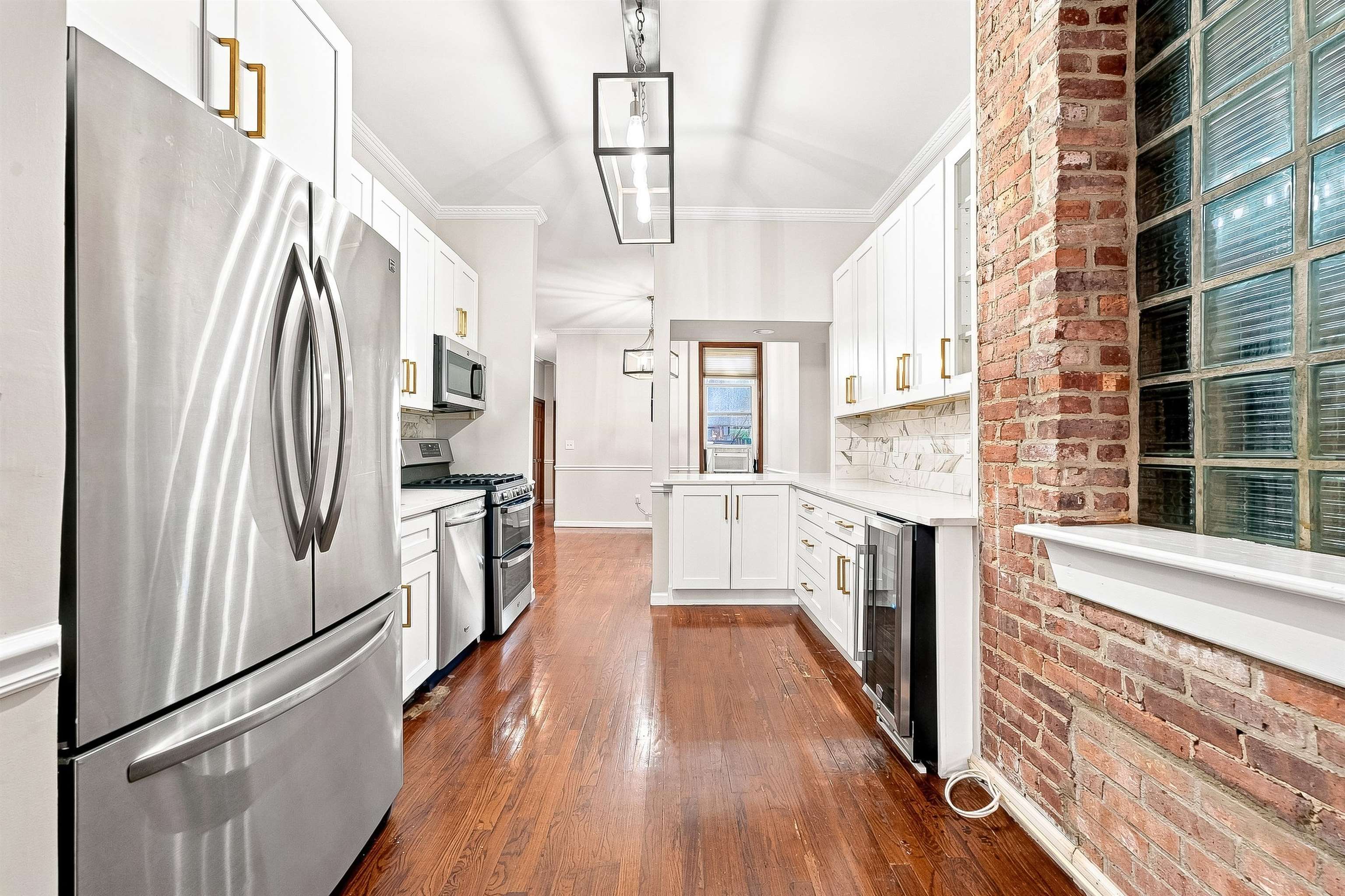 813 WASHINGTON ST Unit: 1R
