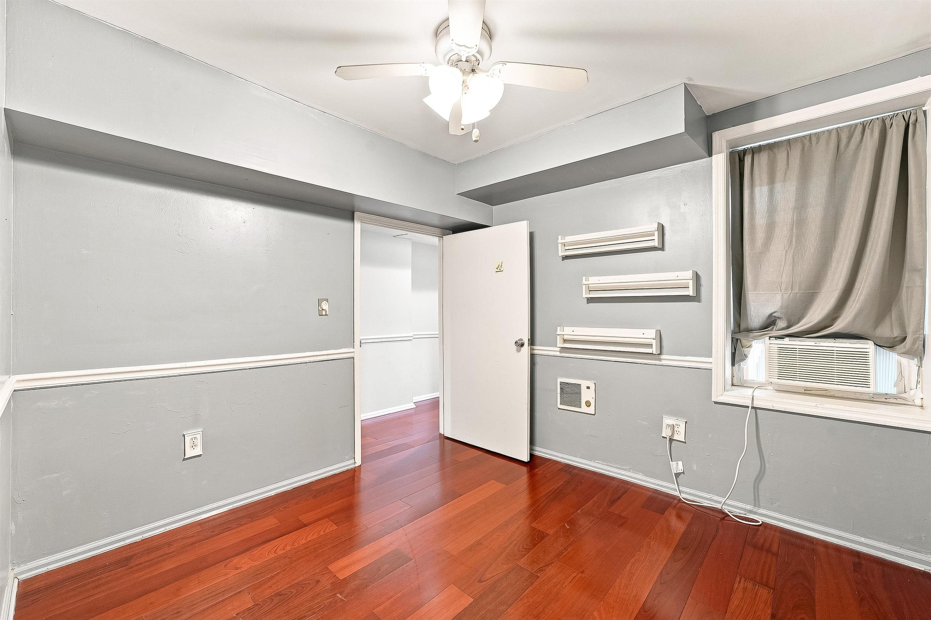 813 WASHINGTON ST Unit: 1R