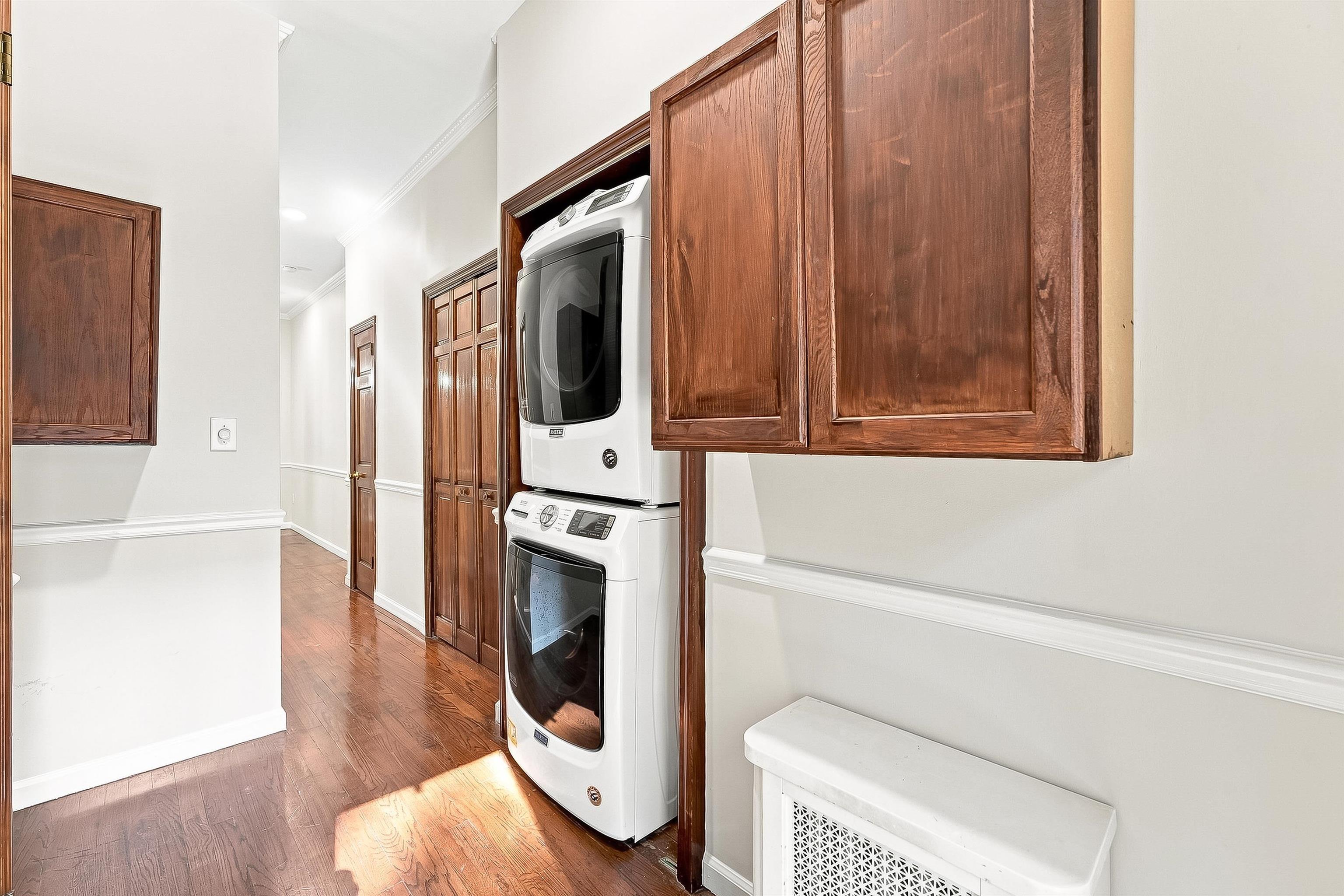 813 WASHINGTON ST Unit: 1R