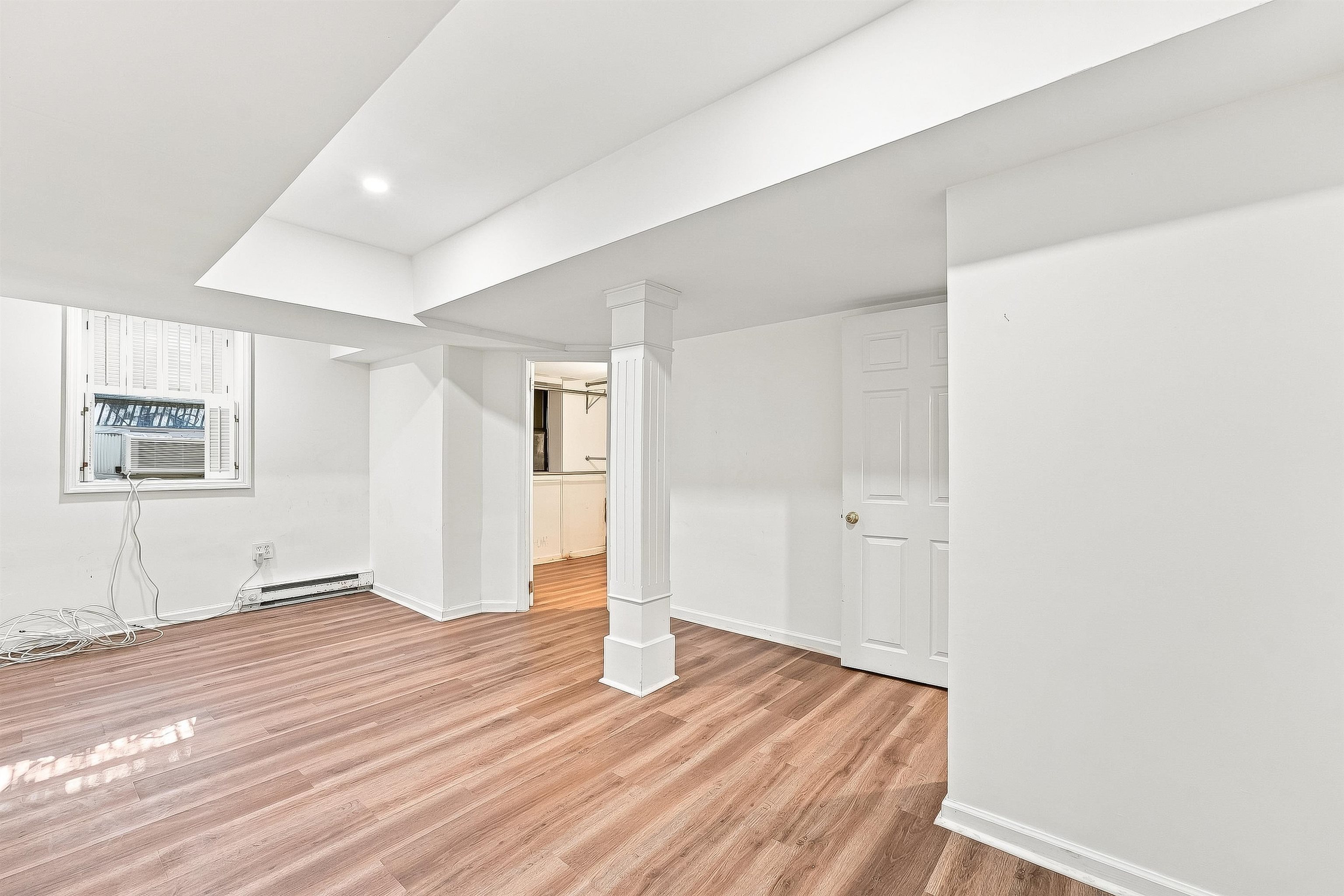813 WASHINGTON ST Unit: 1R