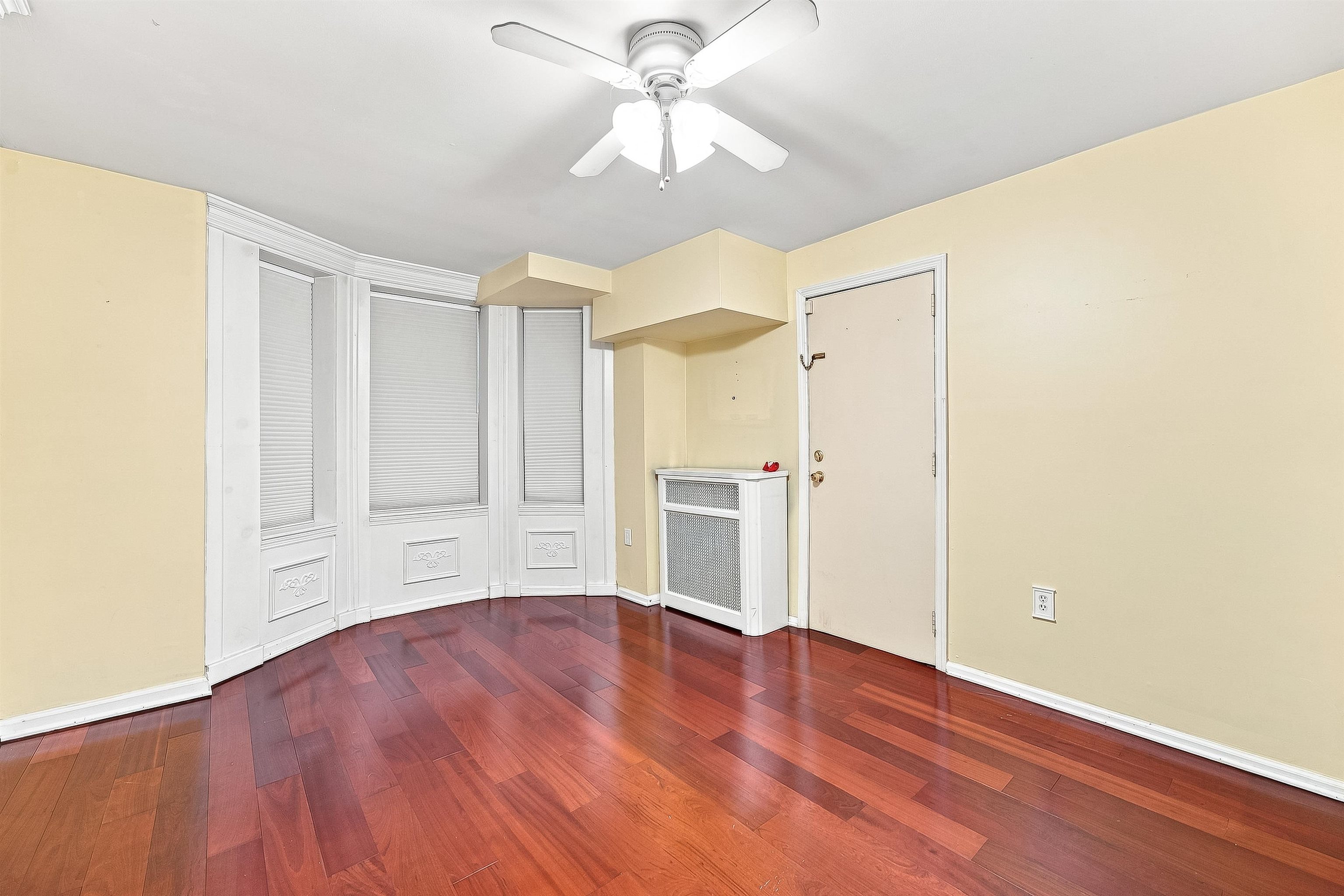 813 WASHINGTON ST Unit: 1R