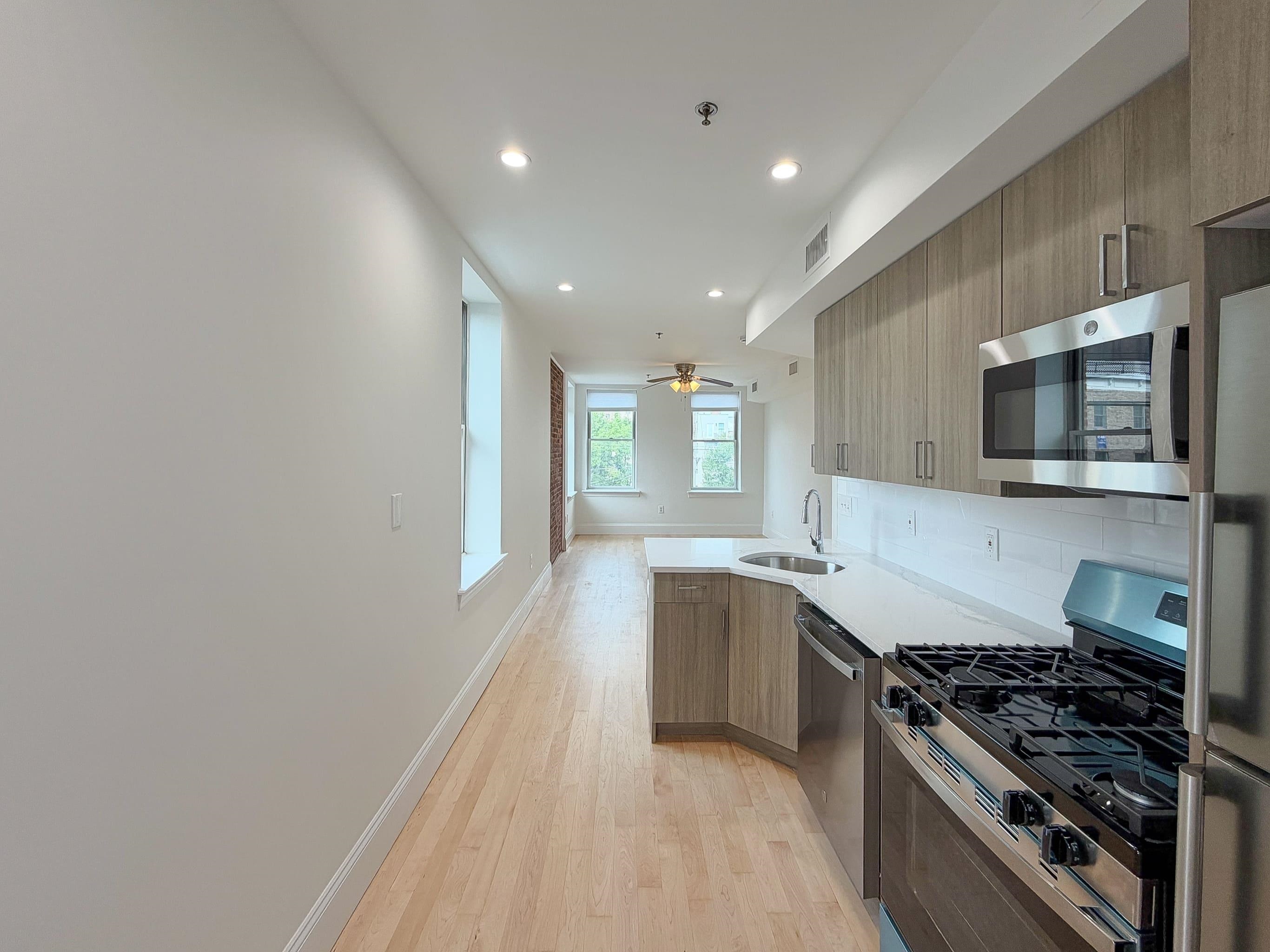301 MADISON ST Unit: 3S