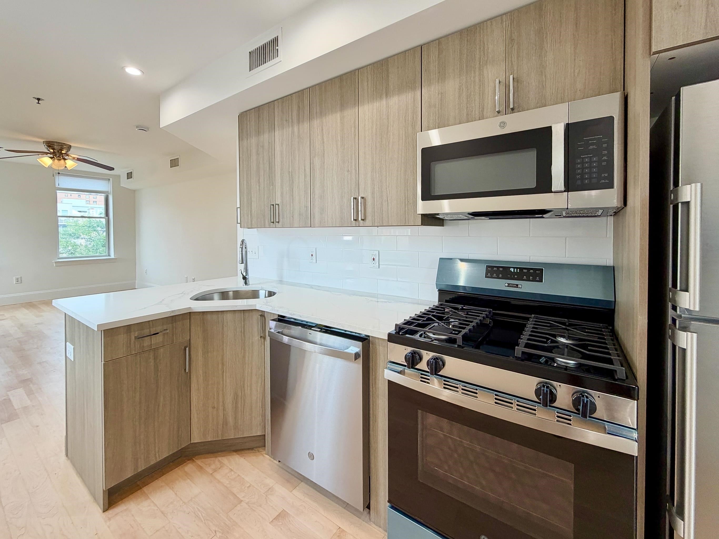 301 MADISON ST Unit: 3S