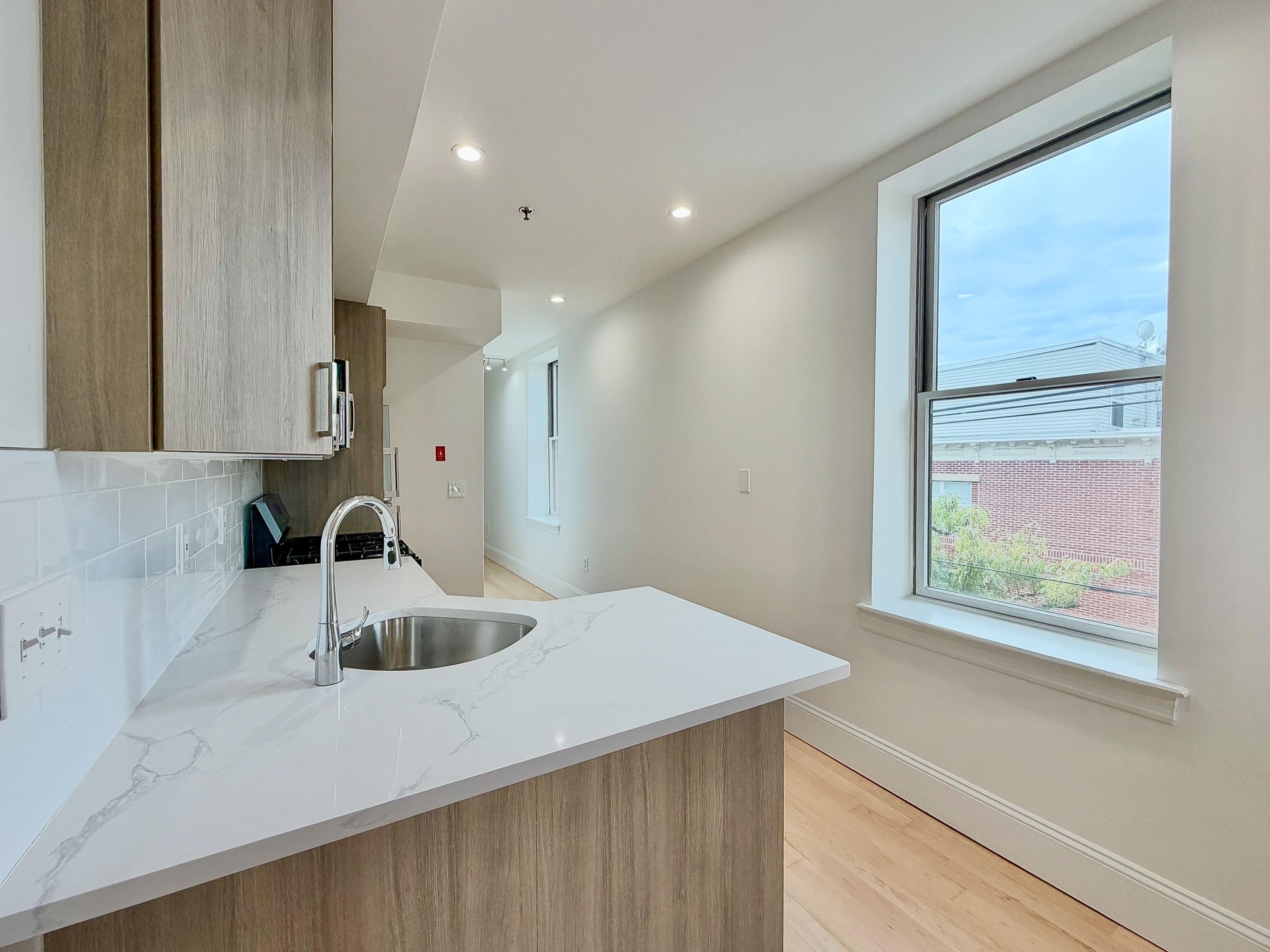 301 MADISON ST Unit: 3S
