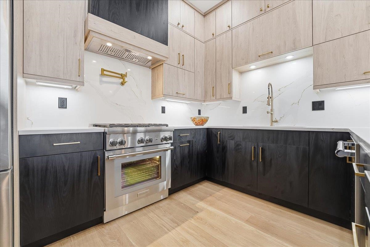 134 HANCOCK AVE Unit: 2
