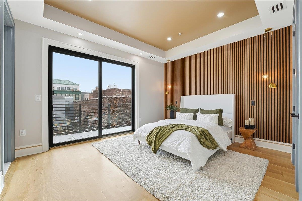 134 HANCOCK AVE Unit: 2