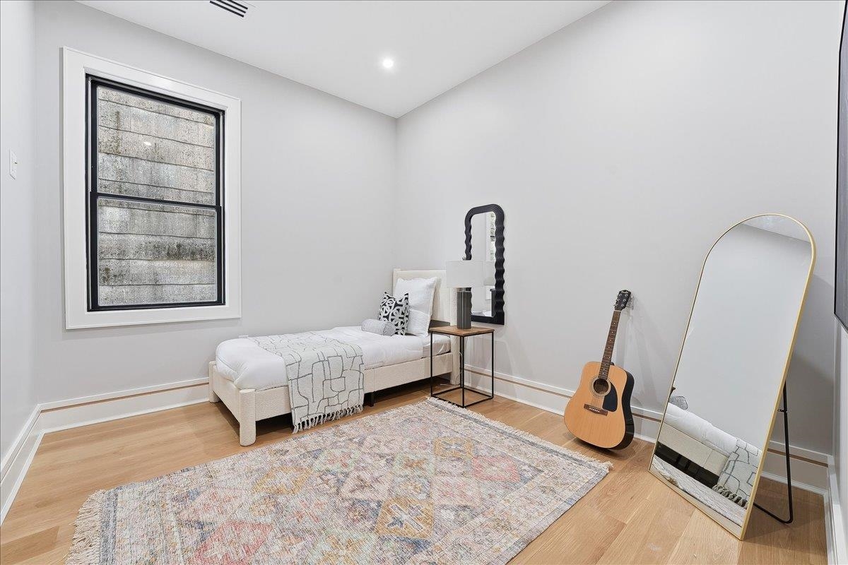 134 HANCOCK AVE Unit: 2