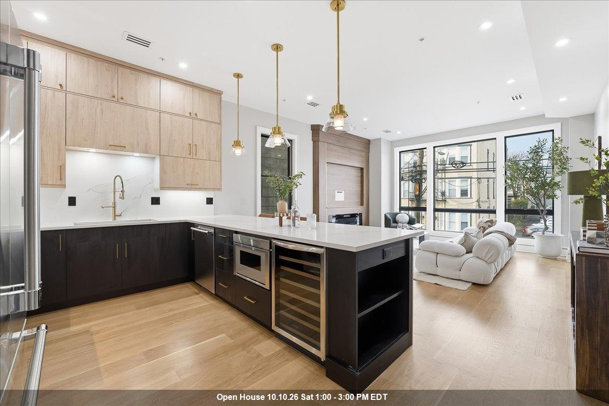 134 HANCOCK AVE Unit: 2