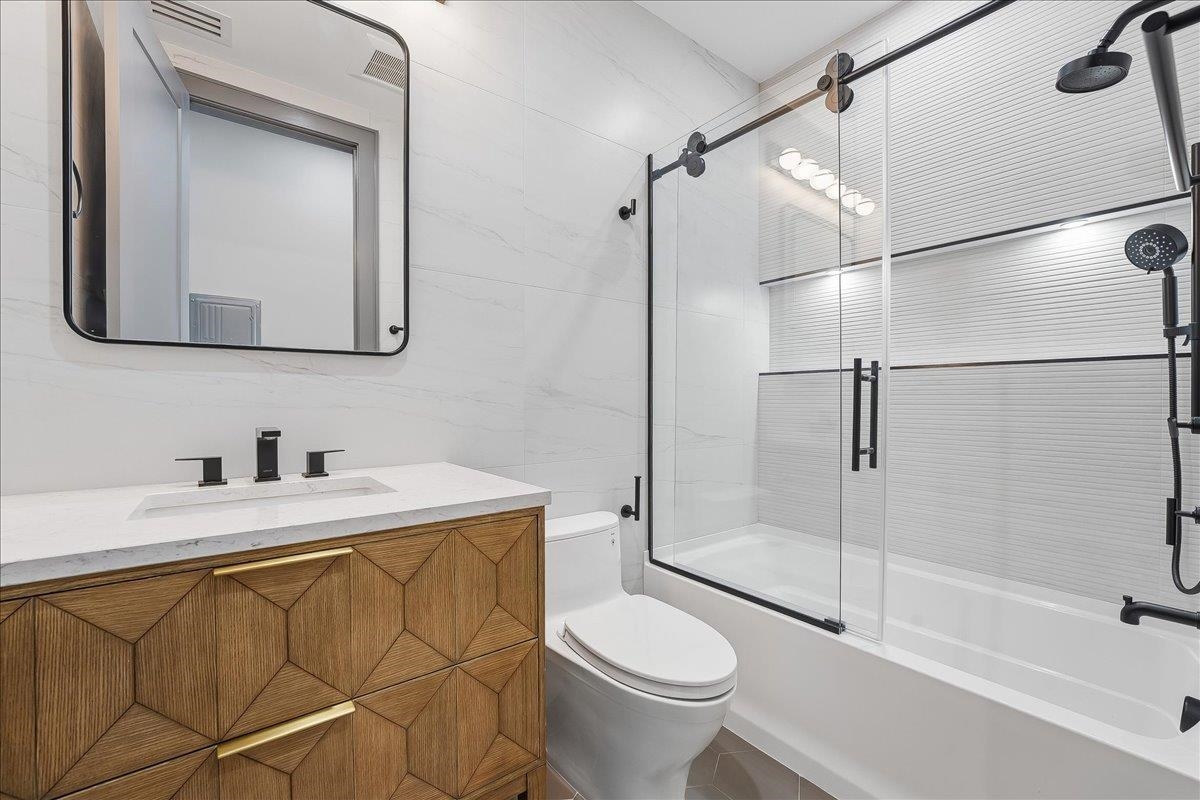 134 HANCOCK AVE Unit: 2