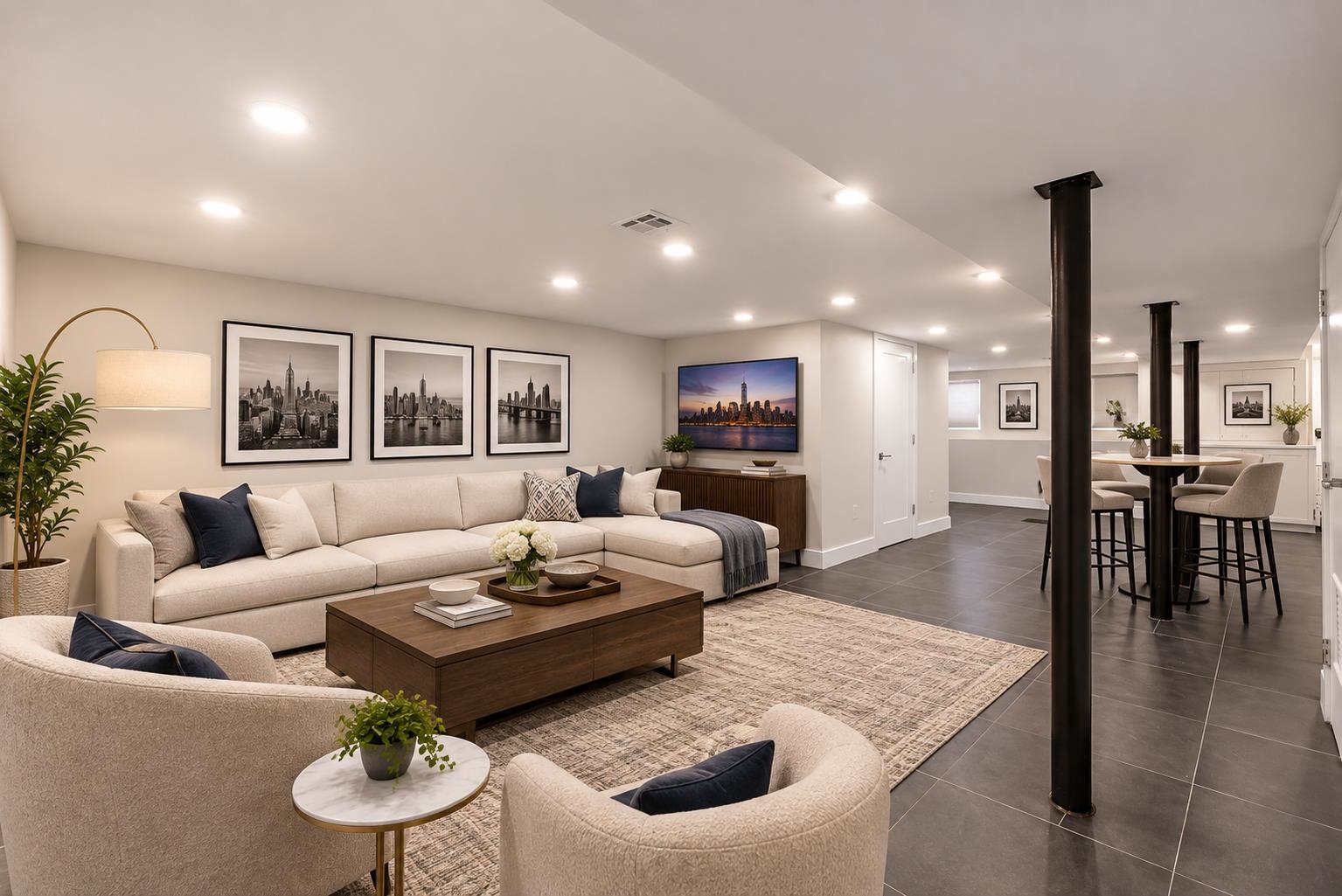 176 GRIFFITH ST Unit: 1