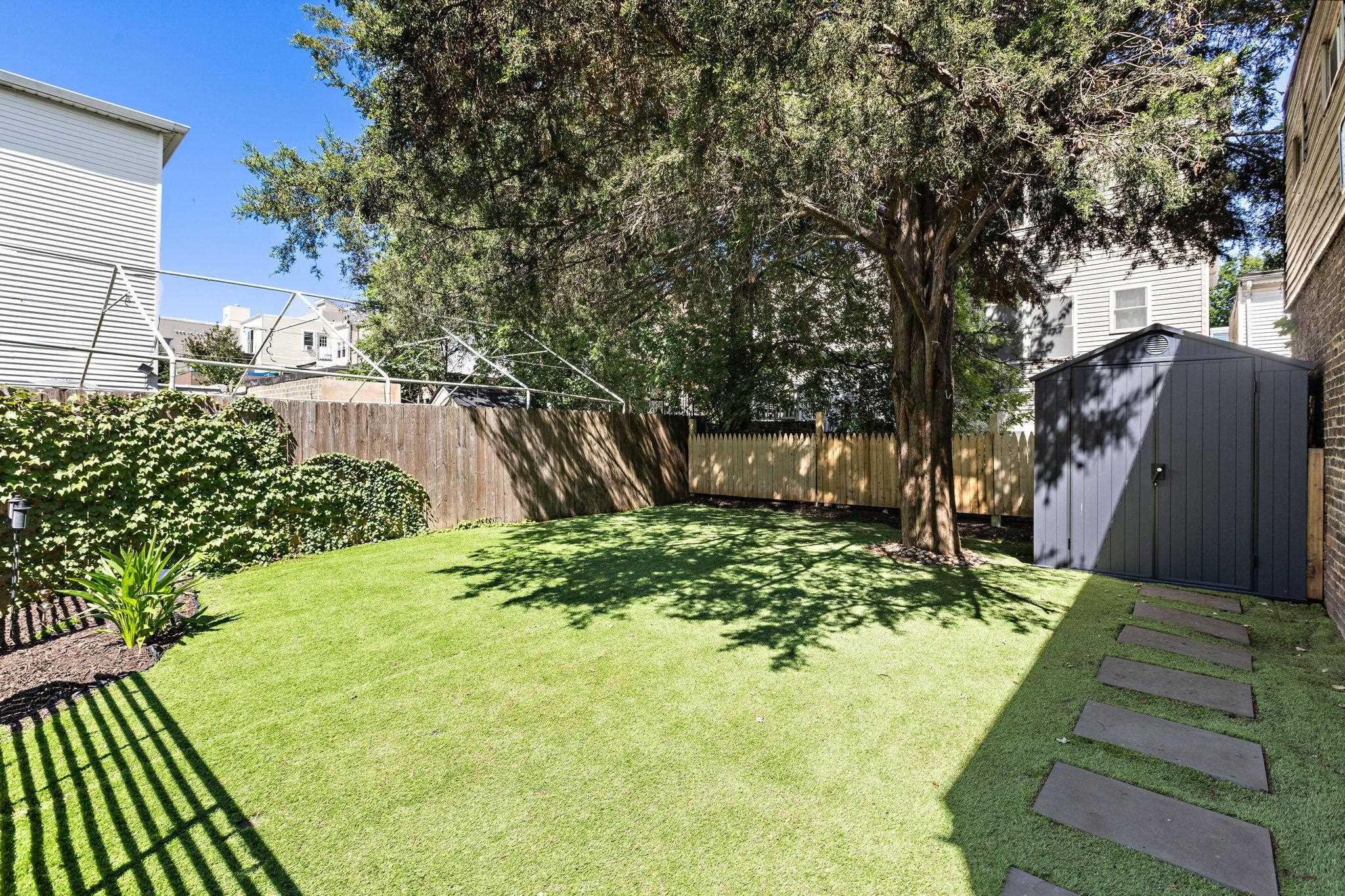 176 GRIFFITH ST Unit: 1