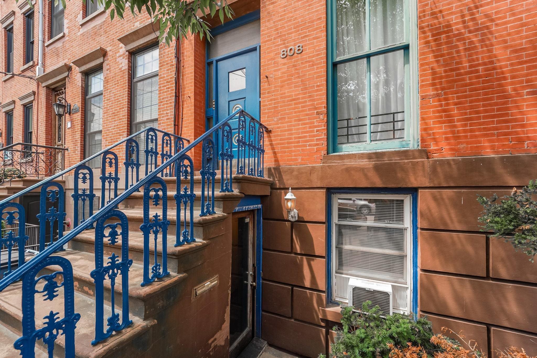 808 BLOOMFIELD ST Unit: A
