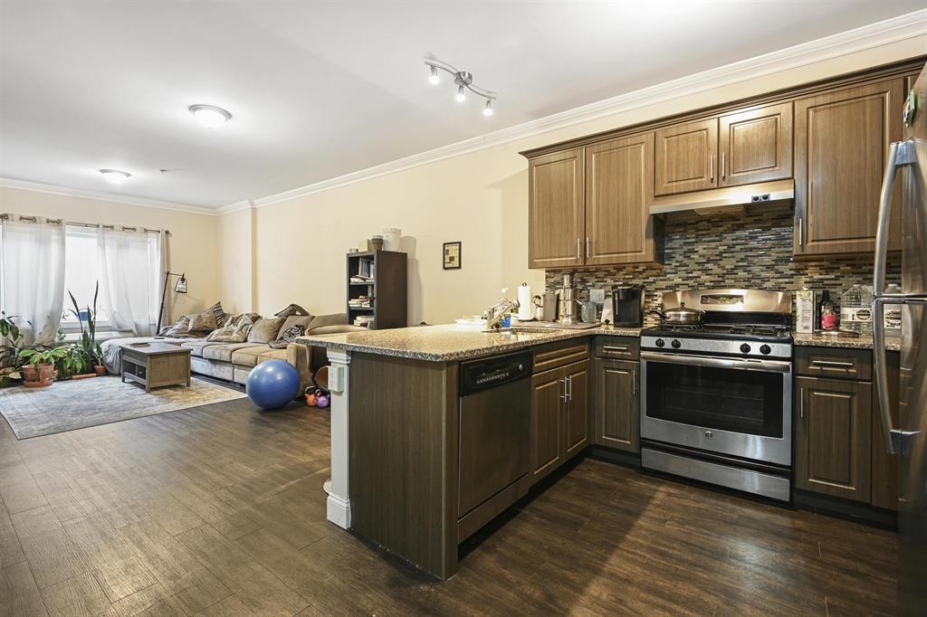 3611 PARK AVE Unit: 206