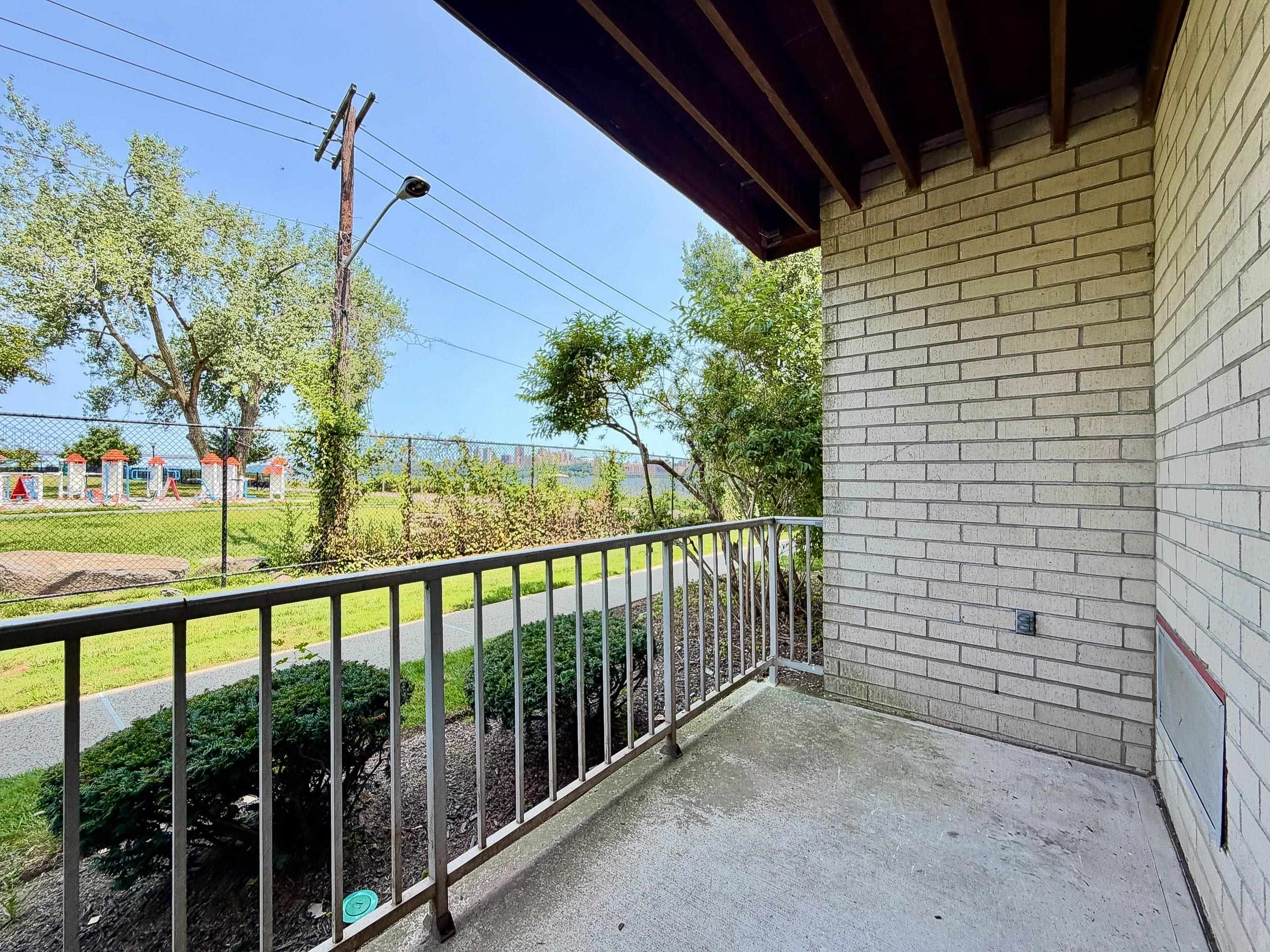 1111 RIVER RD Unit: G7