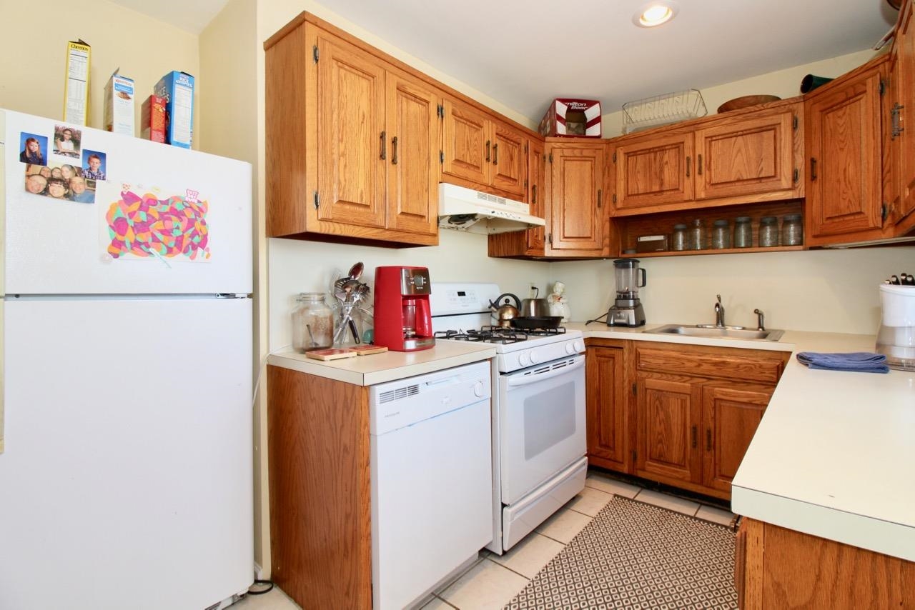 16-18 HUDSON PL Unit: 2