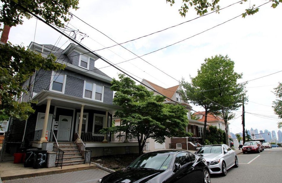 16-18 HUDSON PL Unit: 2