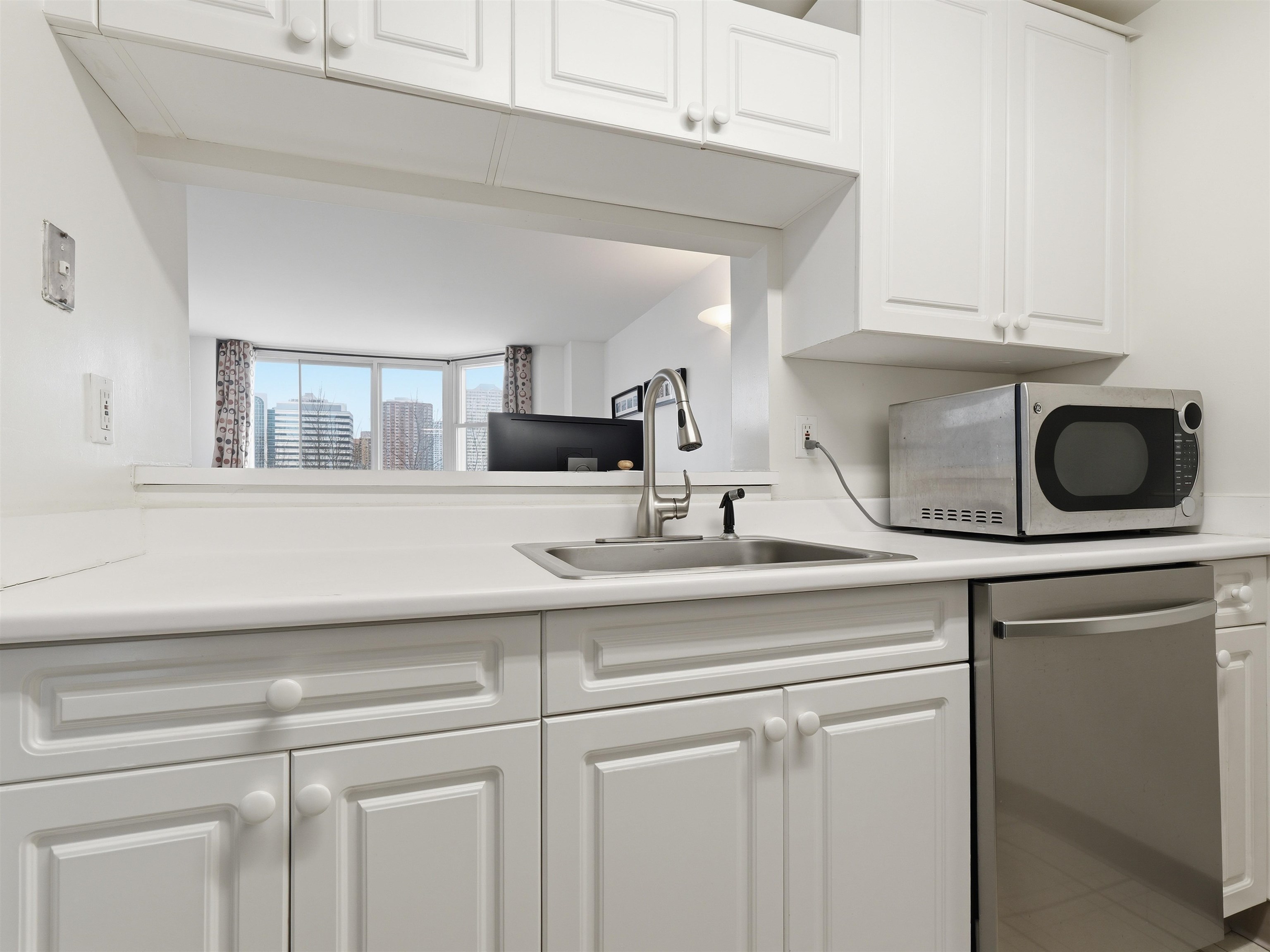 20 2ND ST Unit: 404